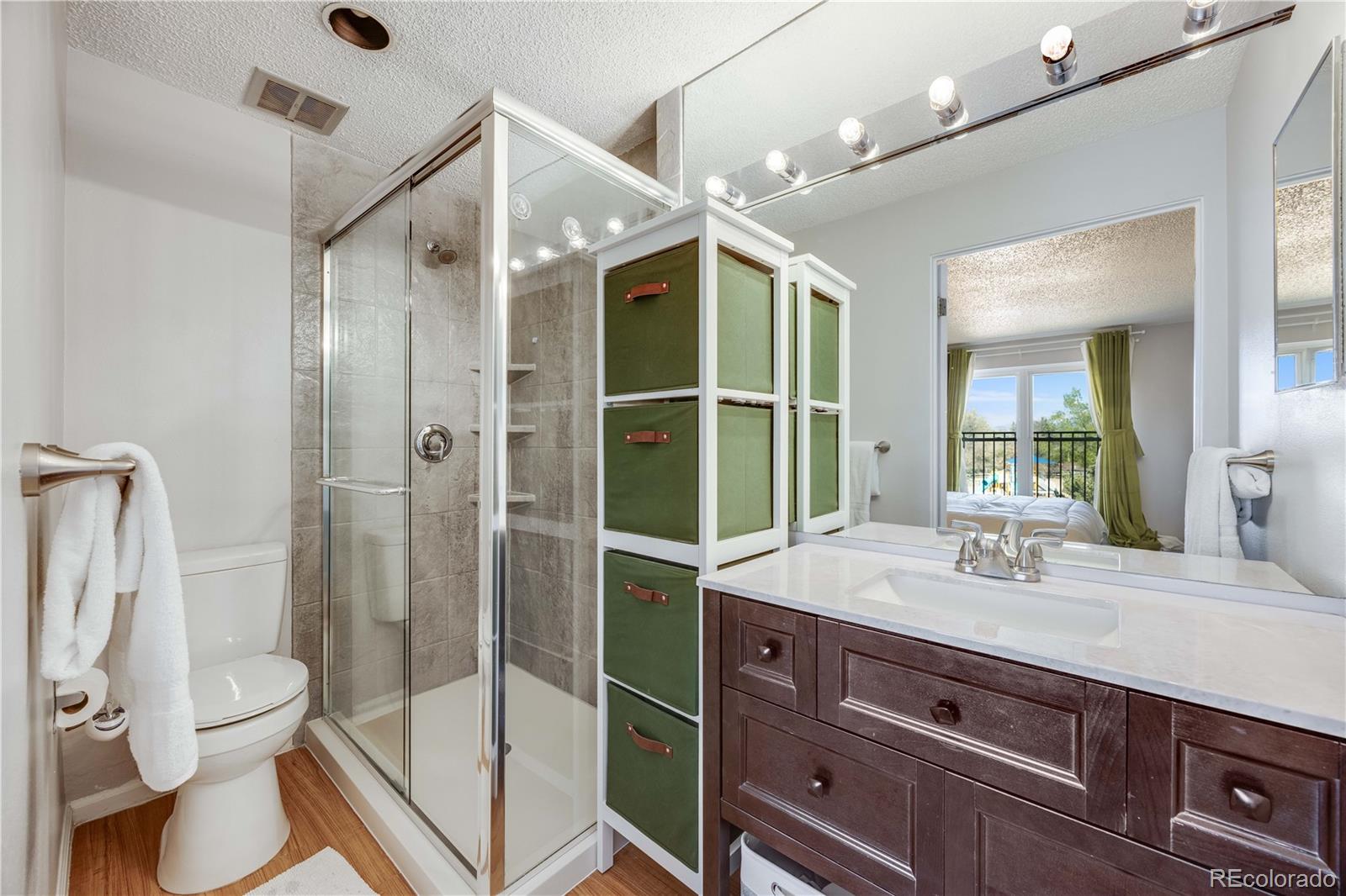 MLS Image #14 for 2917 s locust street,denver, Colorado