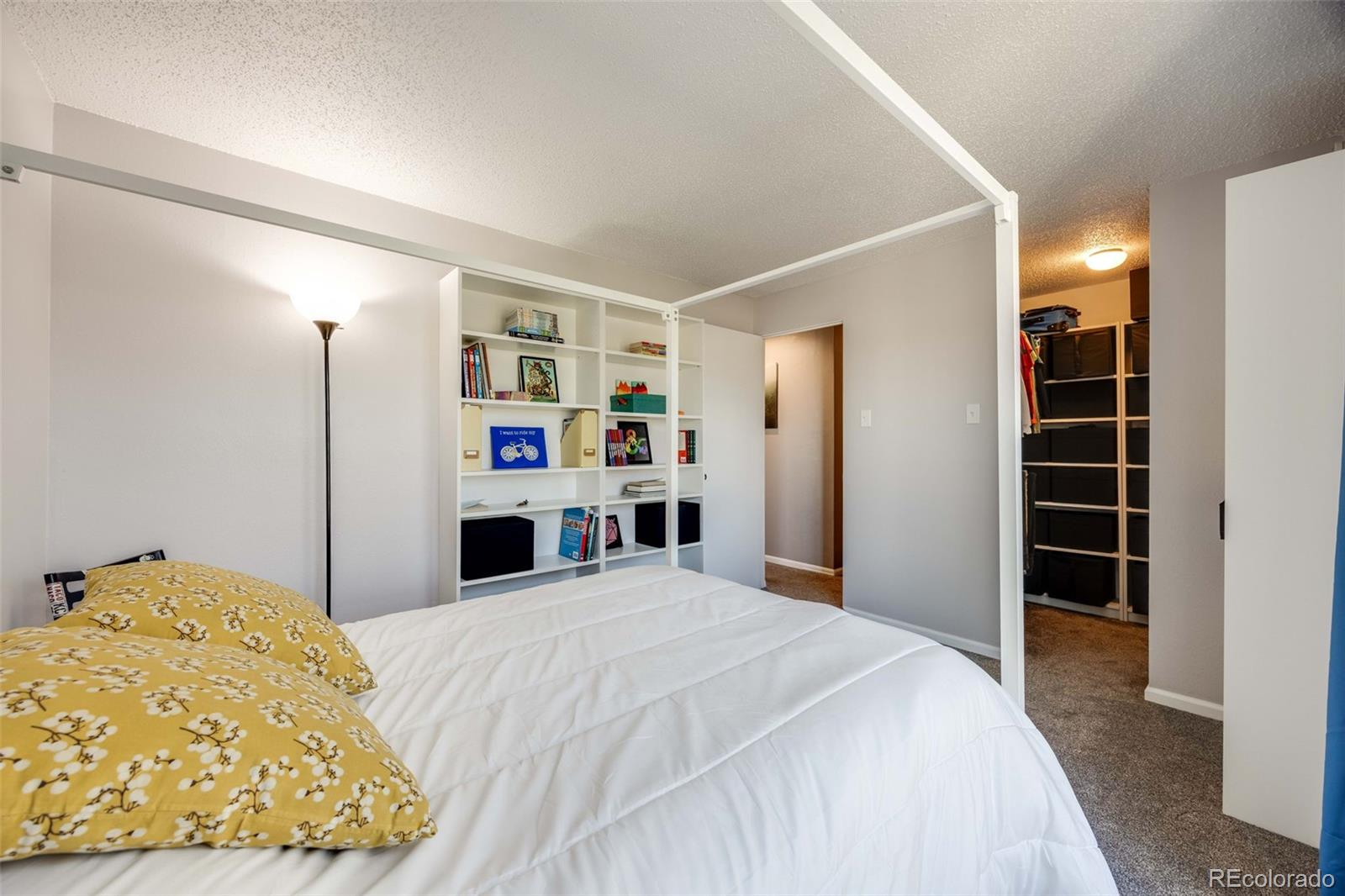 MLS Image #16 for 2917 s locust street,denver, Colorado