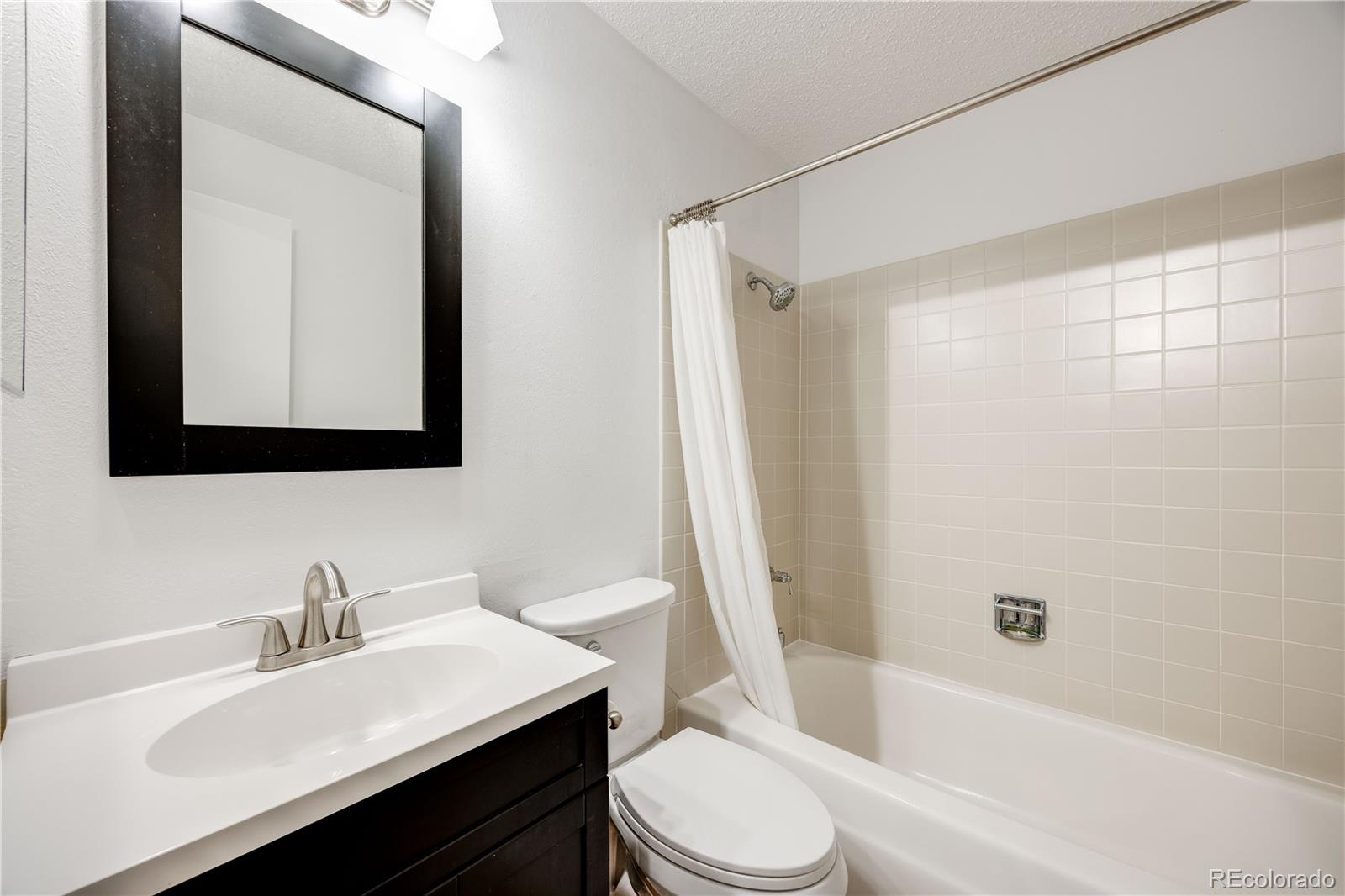 MLS Image #18 for 2917 s locust street,denver, Colorado