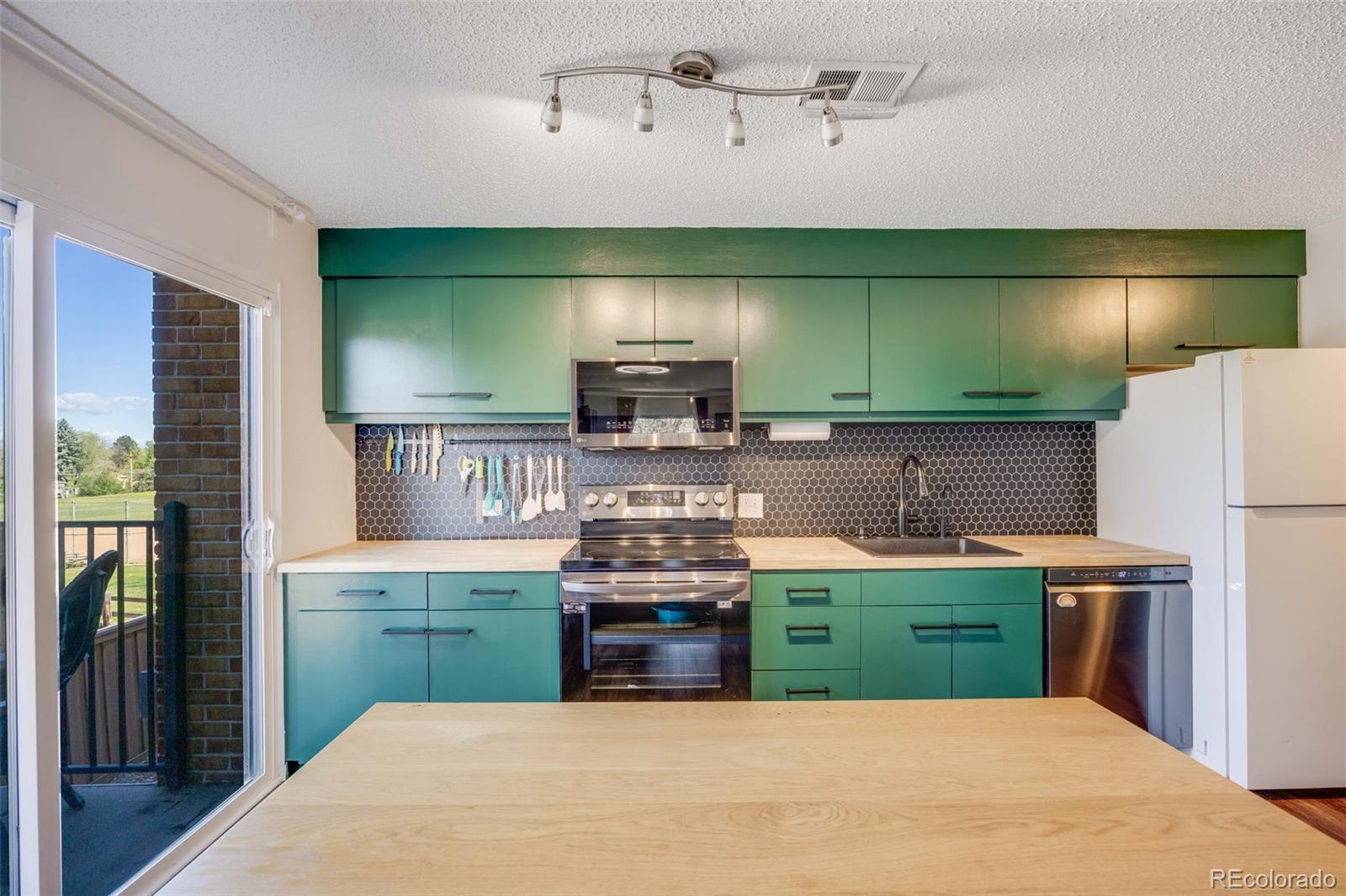 MLS Image #7 for 2917 s locust street,denver, Colorado