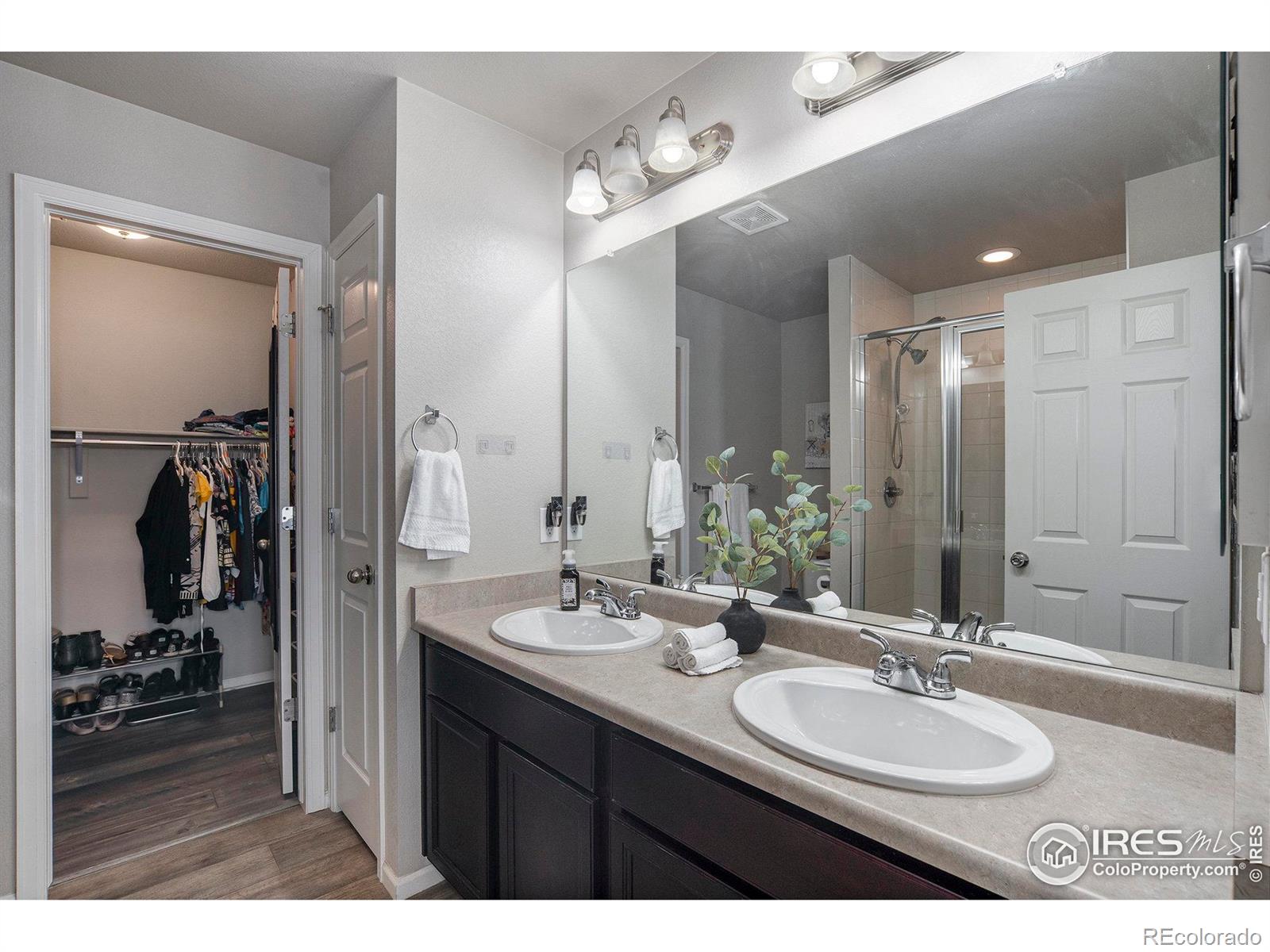 MLS Image #14 for 16058 e elk drive,denver, Colorado