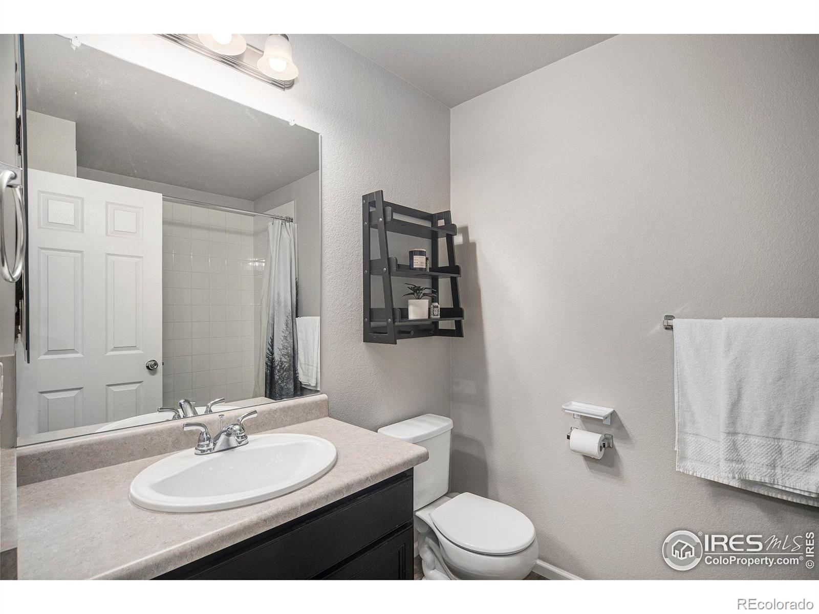 MLS Image #17 for 16058 e elk drive,denver, Colorado