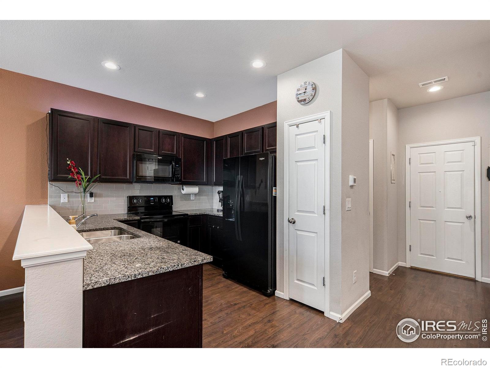 MLS Image #9 for 16058 e elk drive,denver, Colorado