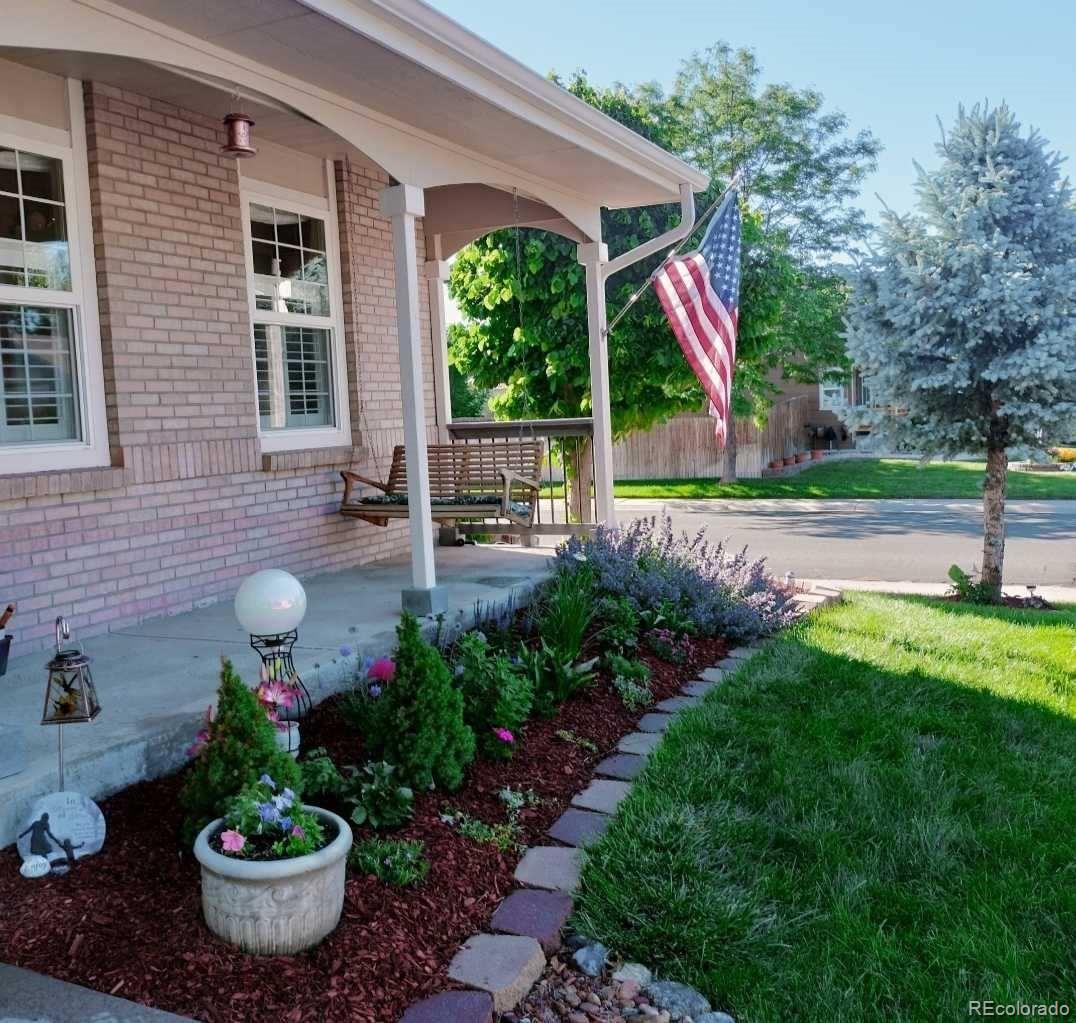 MLS Image #2 for 2190 s uravan street,aurora, Colorado