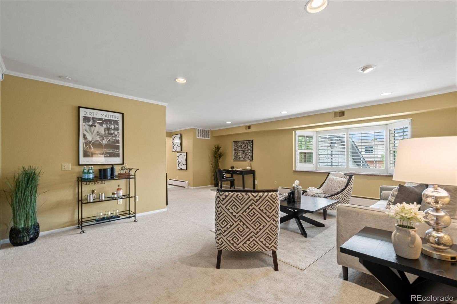 MLS Image #10 for 5751 e ithaca place,denver, Colorado