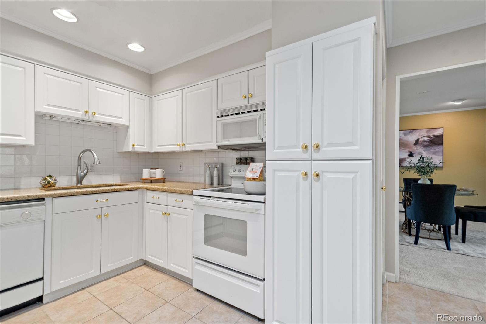 MLS Image #17 for 5751 e ithaca place,denver, Colorado