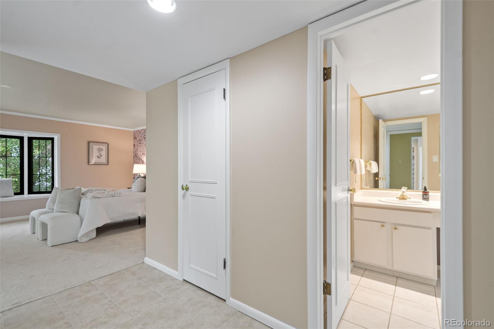 MLS Image #21 for 5751 e ithaca place,denver, Colorado