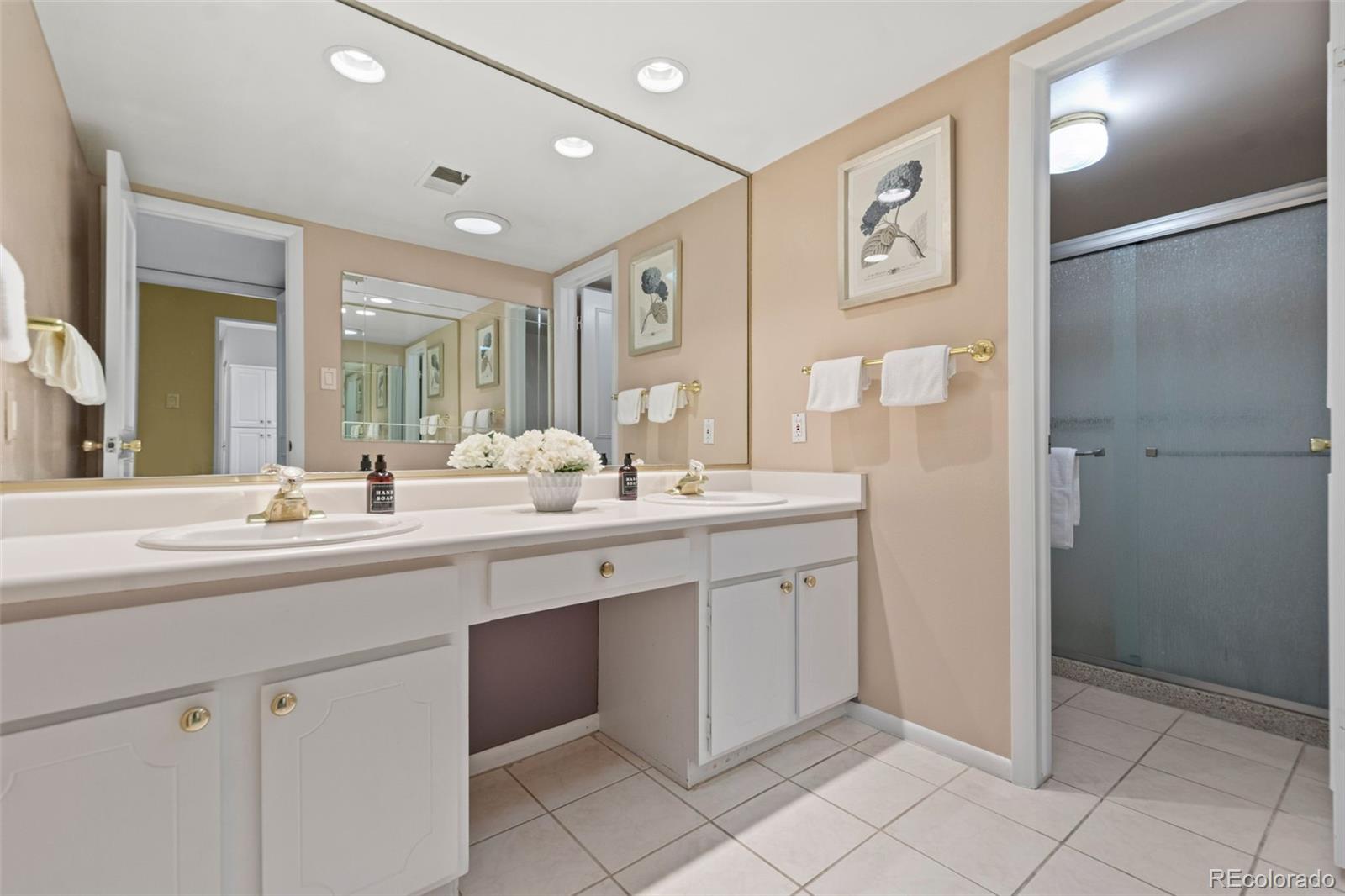 MLS Image #22 for 5751 e ithaca place,denver, Colorado