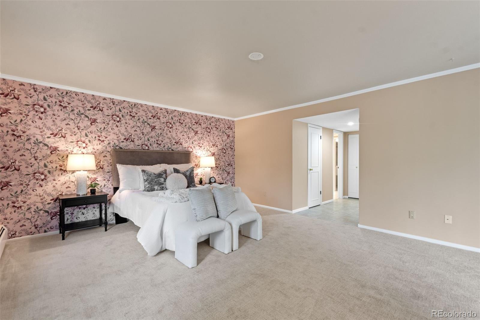 MLS Image #24 for 5751 e ithaca place,denver, Colorado