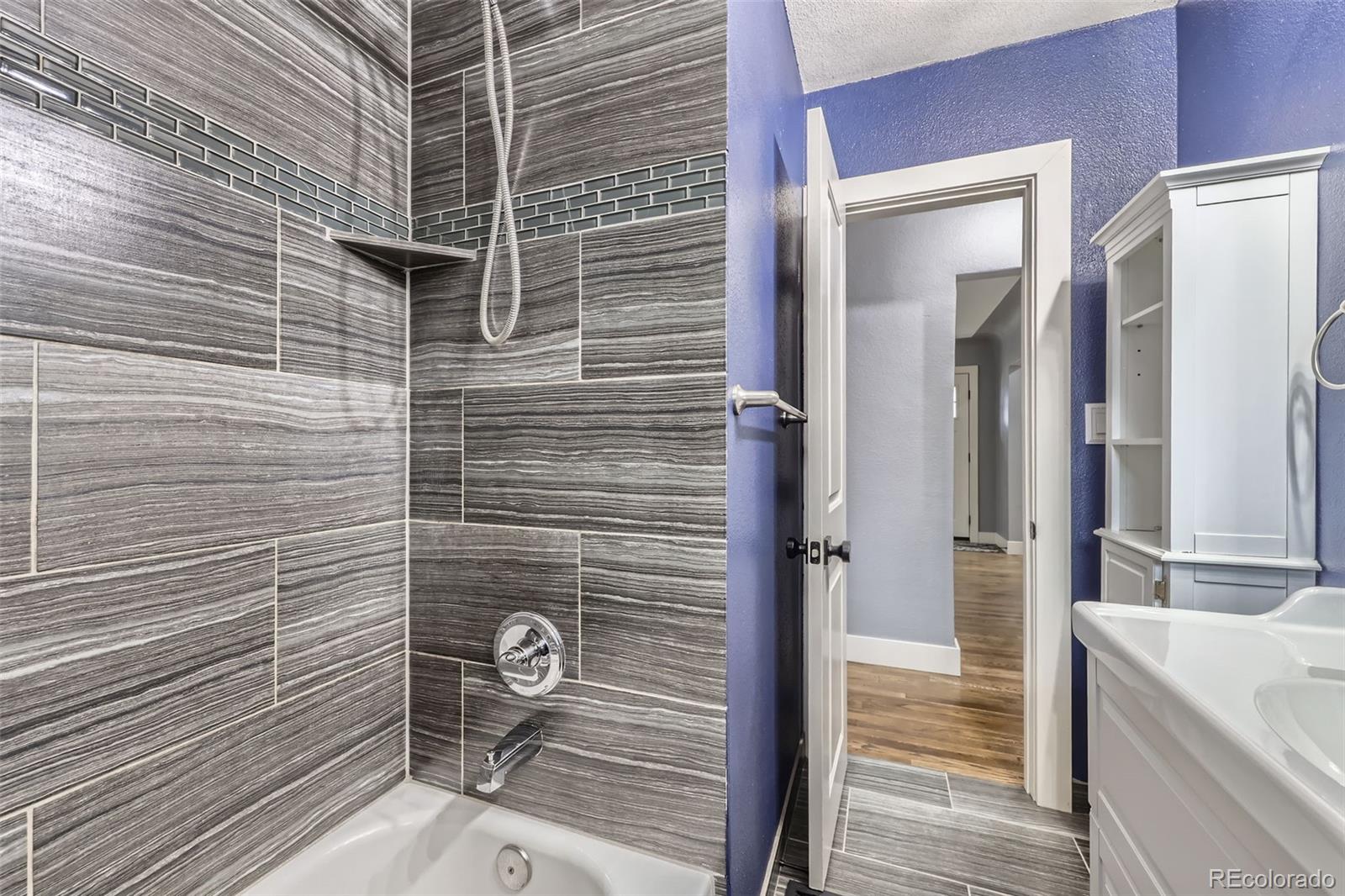 MLS Image #19 for 4425 s lincoln street,englewood, Colorado
