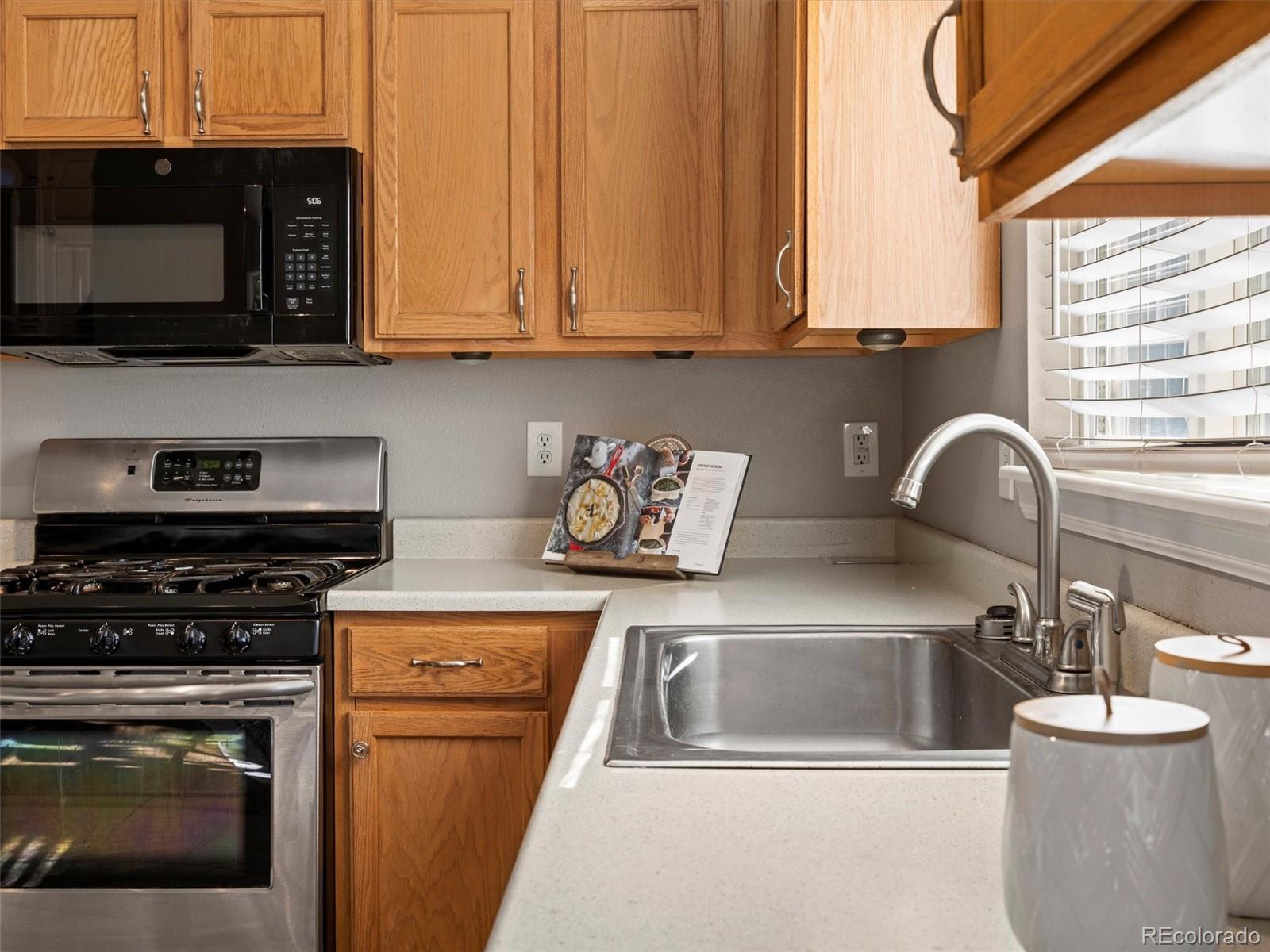 MLS Image #12 for 5115 s valdai street,aurora, Colorado