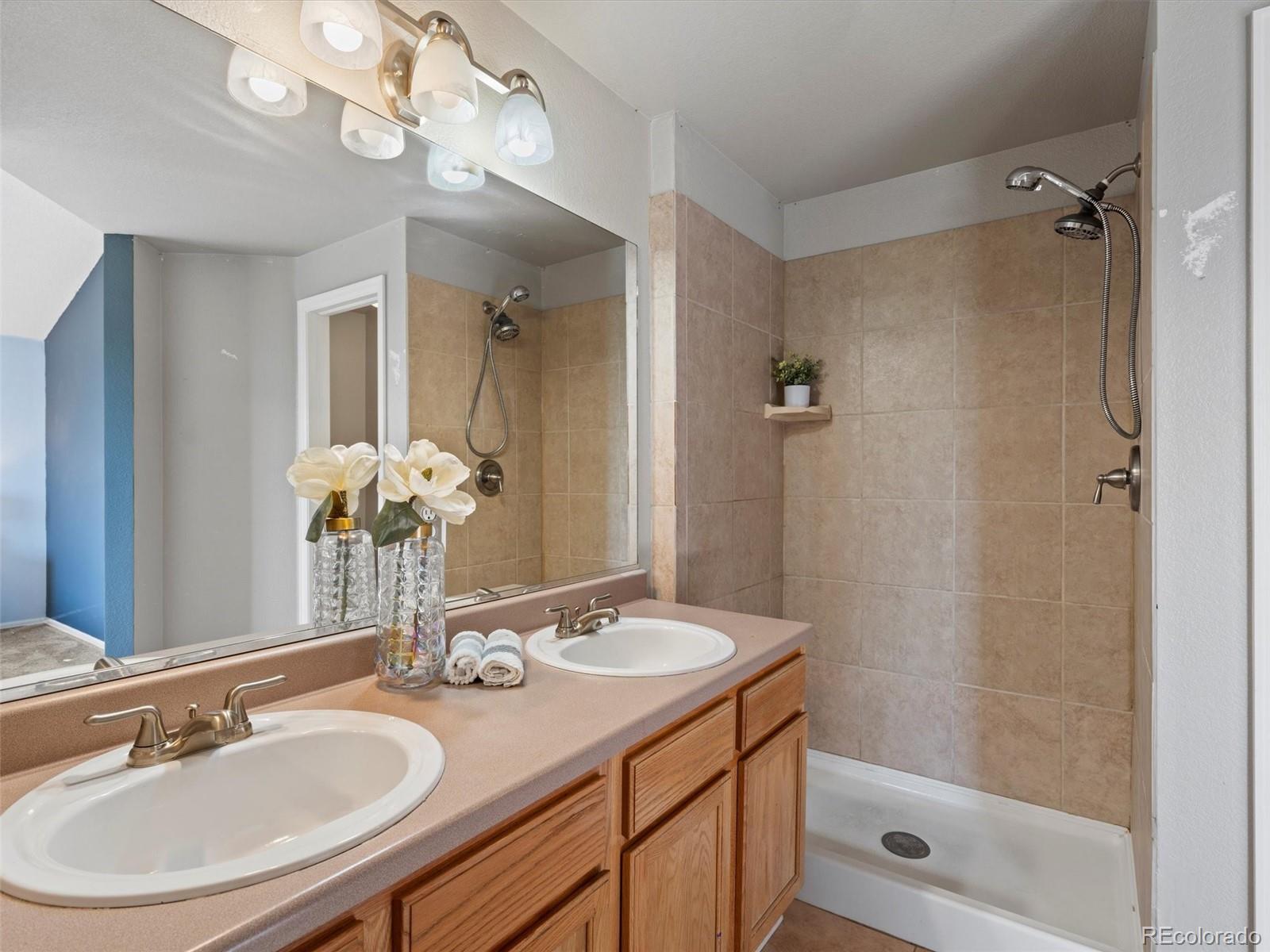 MLS Image #20 for 5115 s valdai street,aurora, Colorado