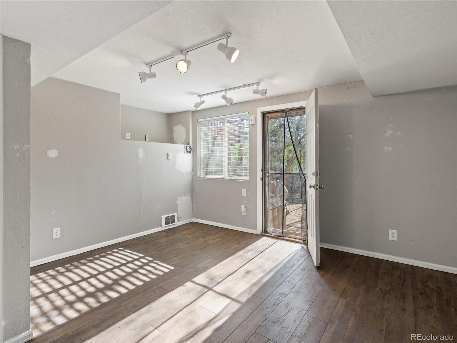 MLS Image #25 for 5115 s valdai street,aurora, Colorado