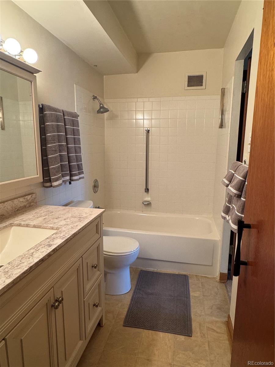 MLS Image #18 for 750 s alton way,denver, Colorado