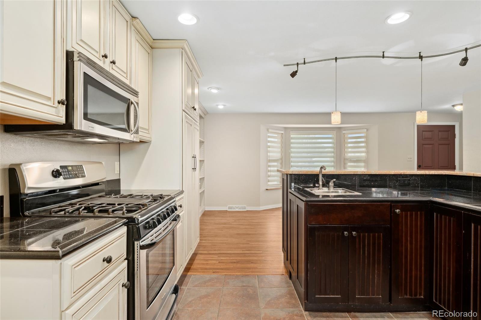 MLS Image #10 for 7333 s dexter way,centennial, Colorado