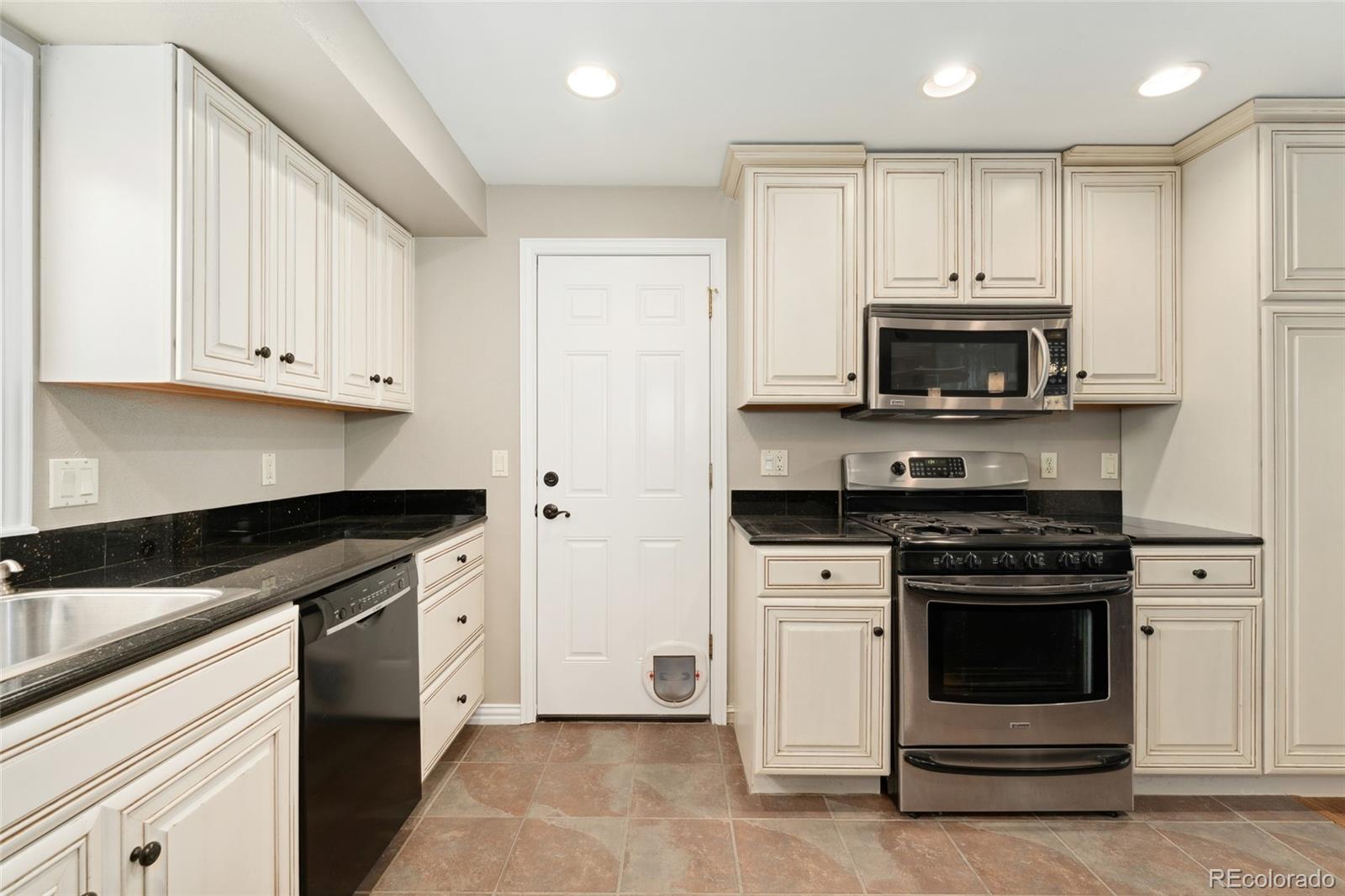 MLS Image #11 for 7333 s dexter way,centennial, Colorado