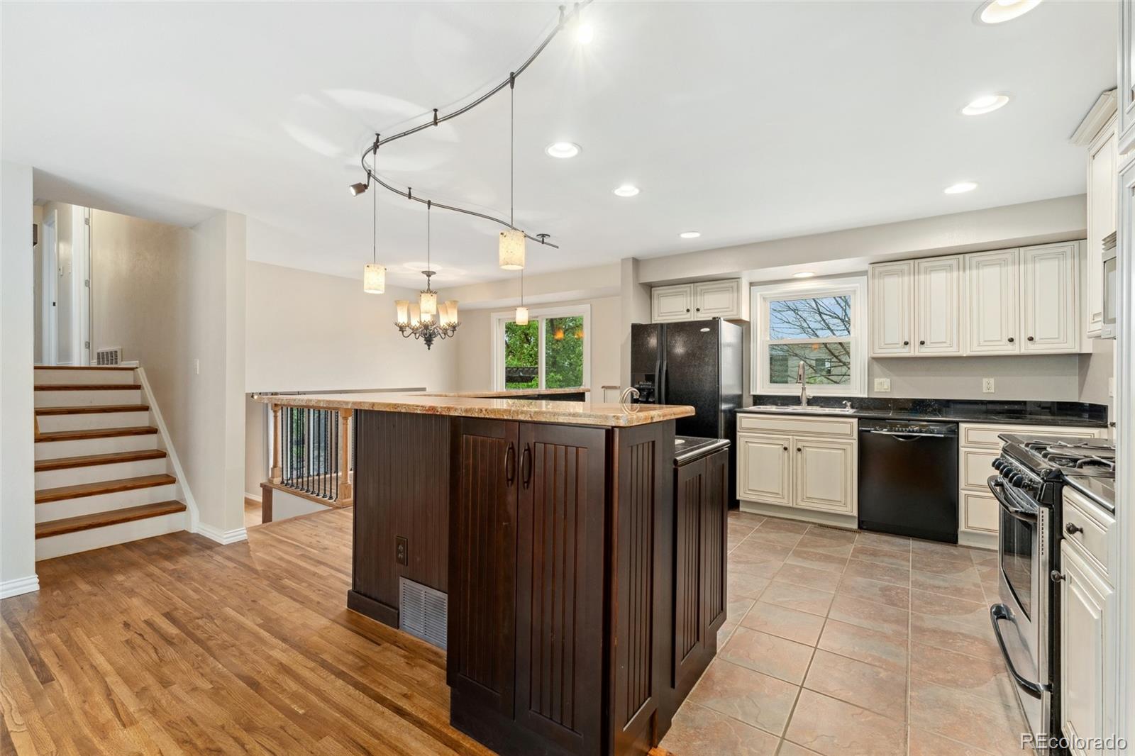 MLS Image #7 for 7333 s dexter way,centennial, Colorado