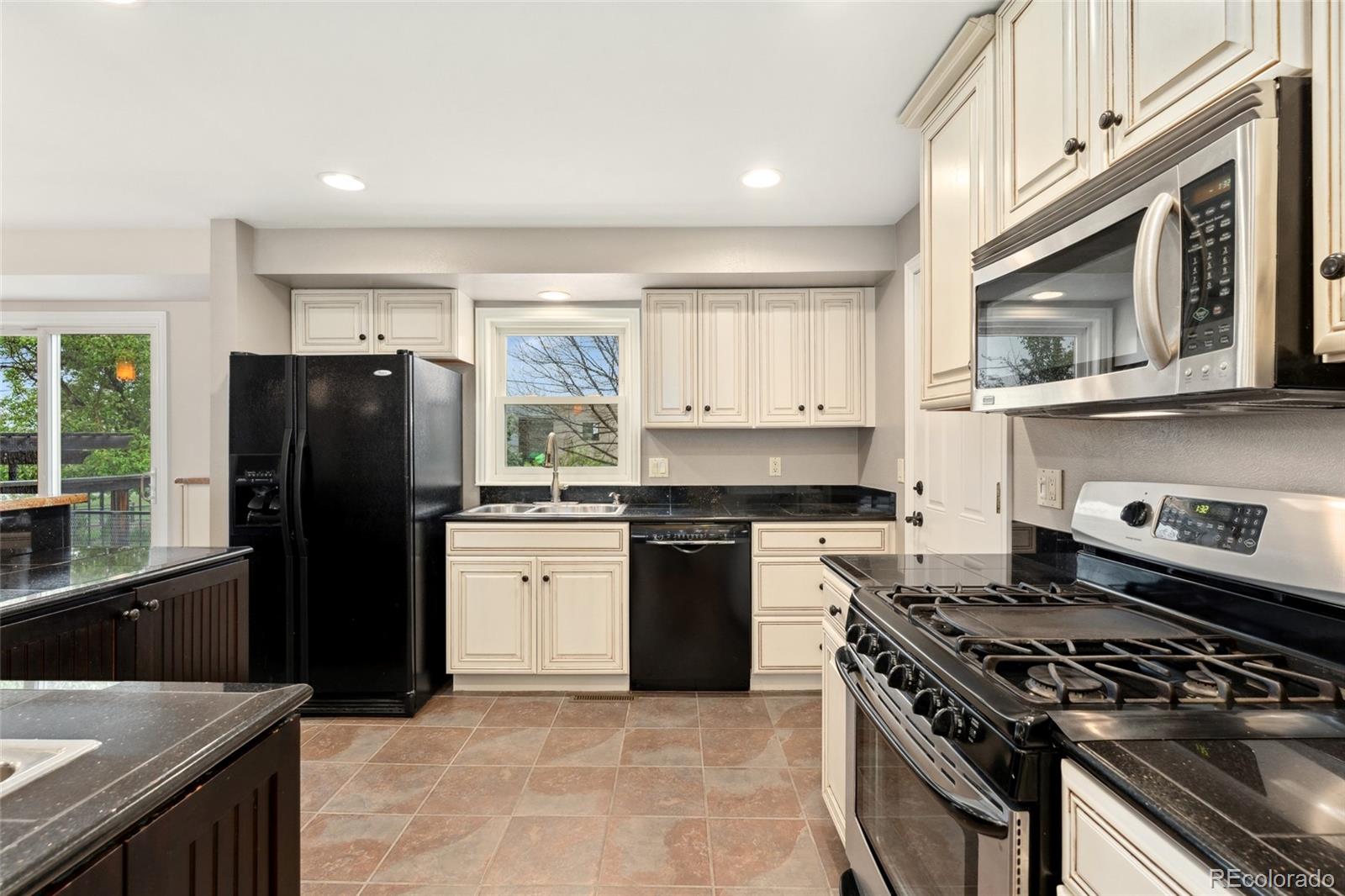 MLS Image #9 for 7333 s dexter way,centennial, Colorado