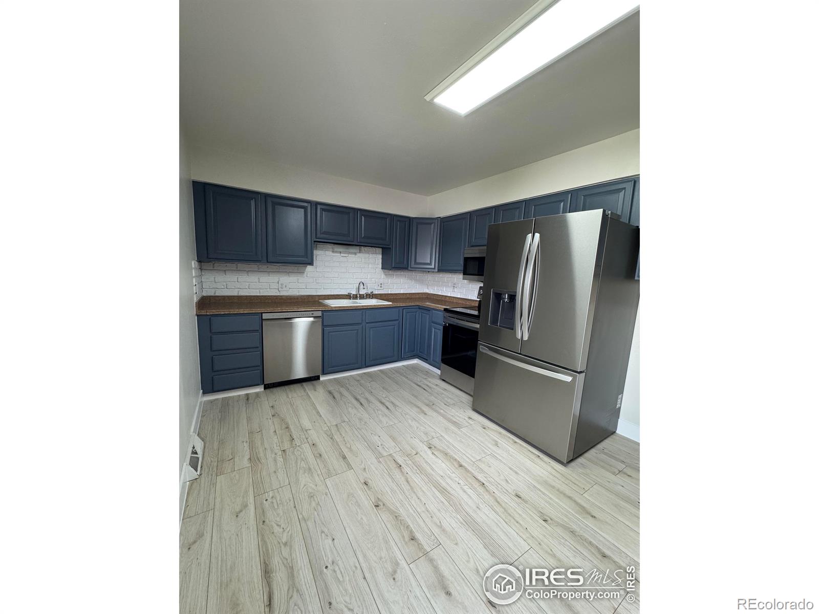 MLS Image #13 for 2221 e 84th avenue,denver, Colorado