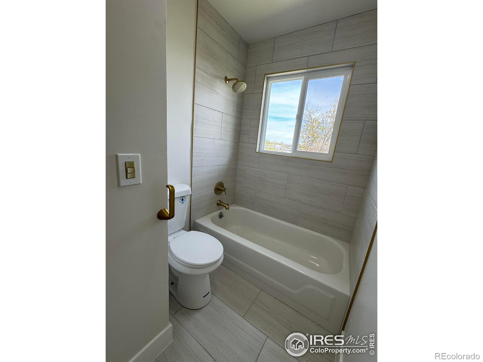 MLS Image #5 for 2221 e 84th avenue,denver, Colorado