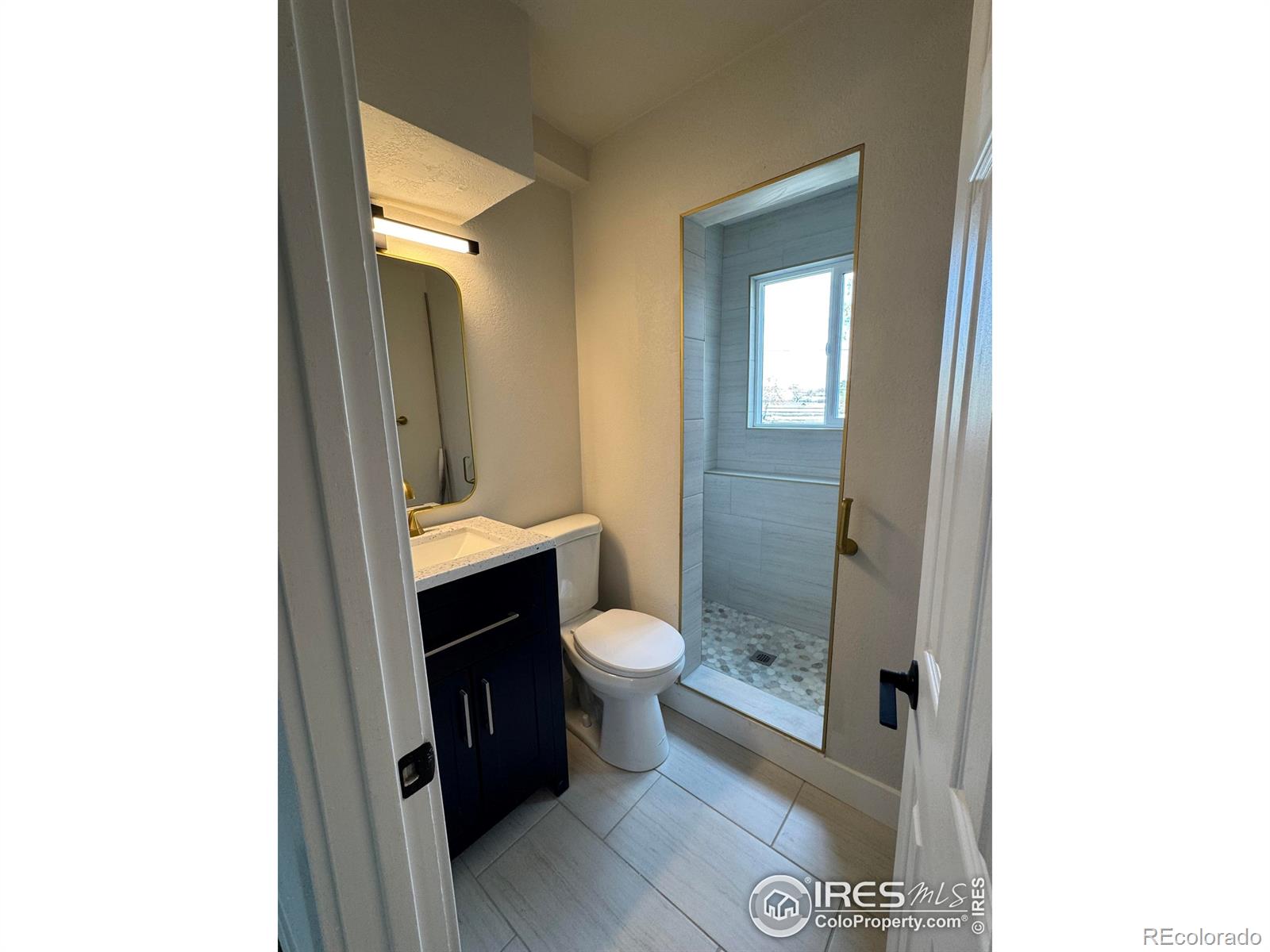 MLS Image #7 for 2221 e 84th avenue,denver, Colorado