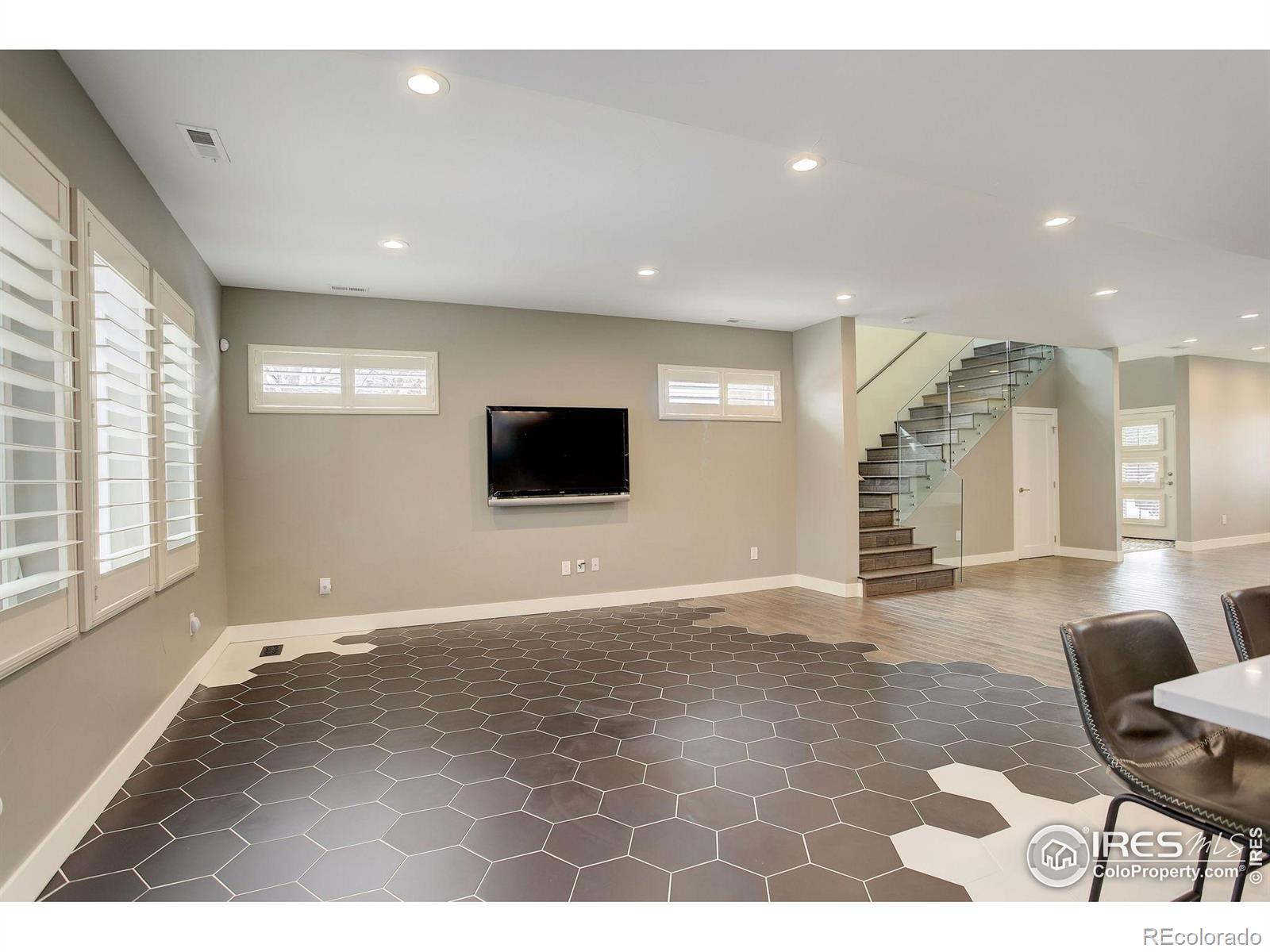 MLS Image #11 for 2624 s race street,denver, Colorado