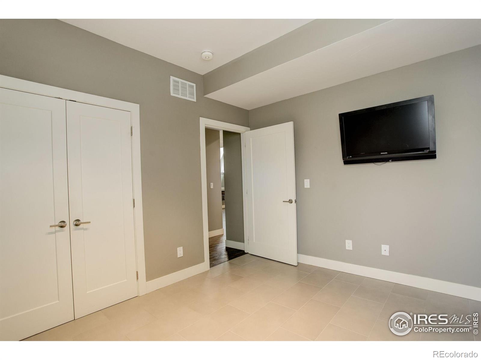 MLS Image #23 for 2624 s race street,denver, Colorado