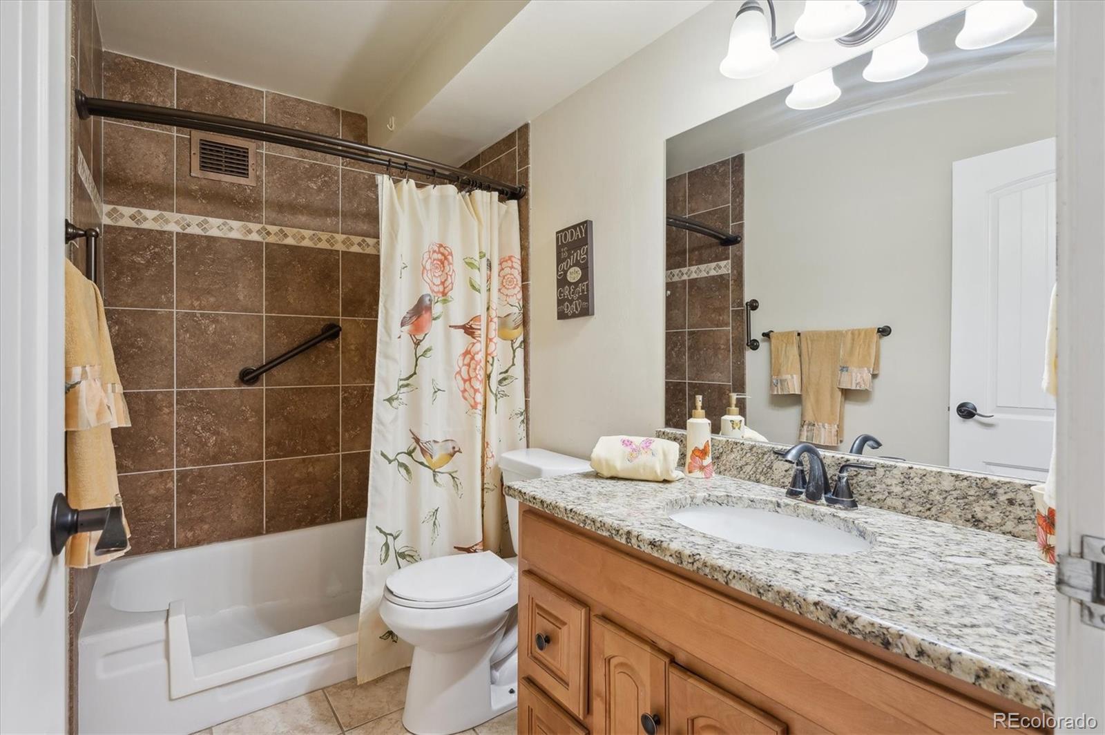 MLS Image #10 for 580 s clinton street,denver, Colorado