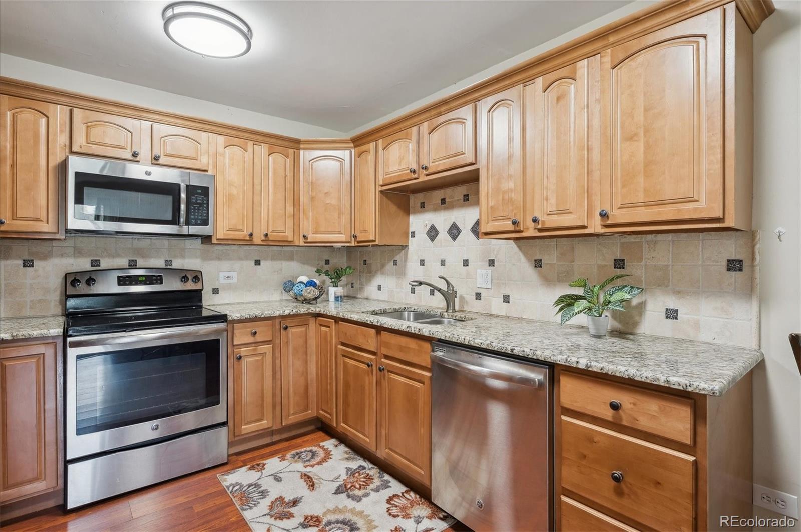 MLS Image #4 for 580 s clinton street,denver, Colorado