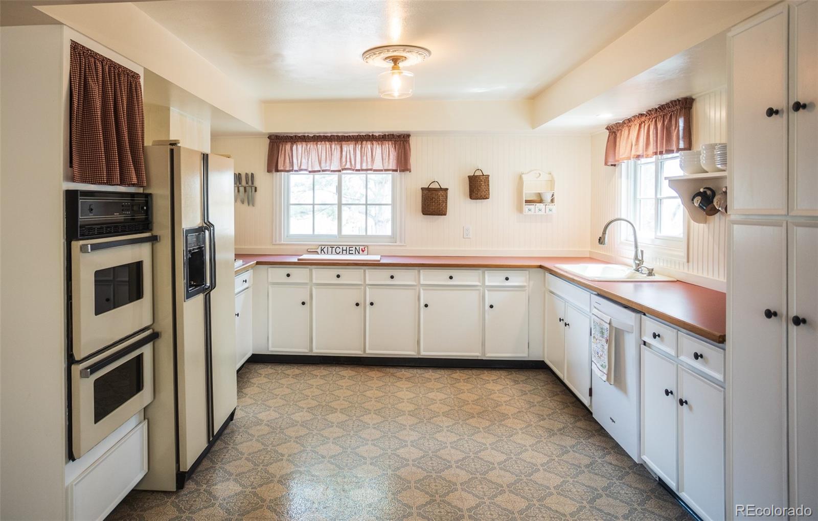 MLS Image #14 for 419  chamberlin place,colorado springs, Colorado