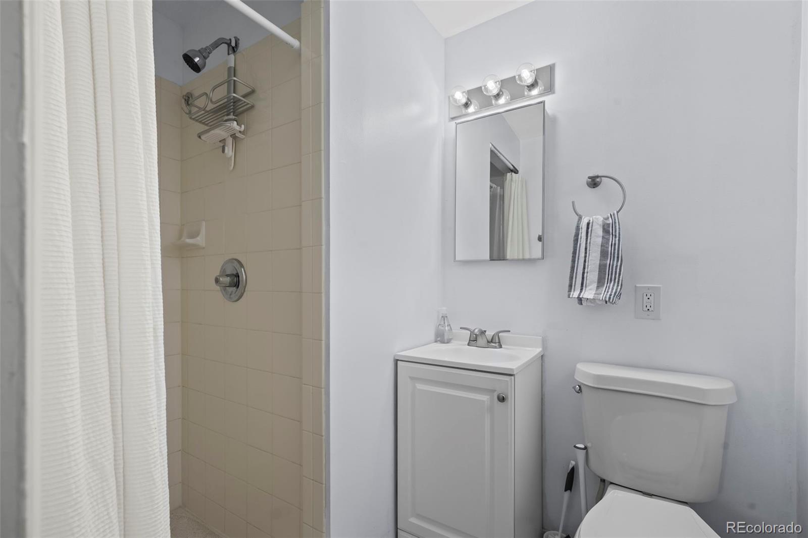 MLS Image #18 for 421  iola street,aurora, Colorado
