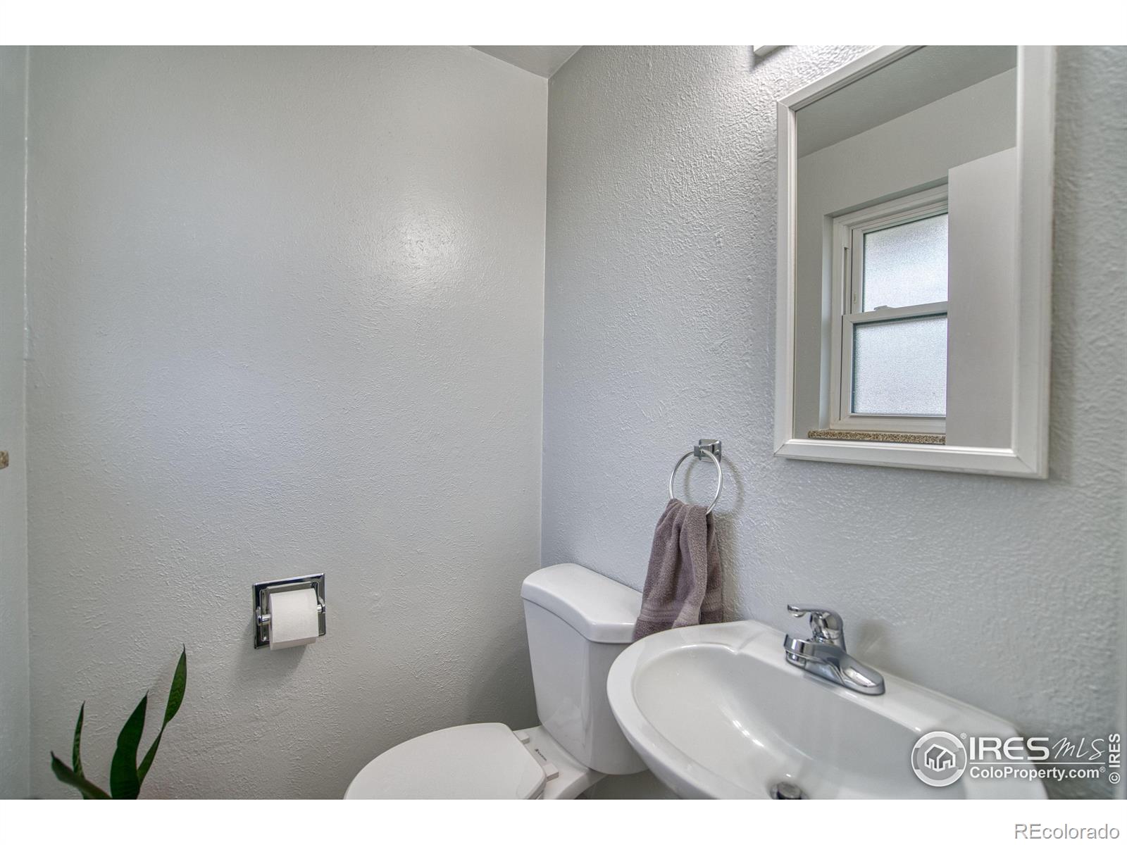 MLS Image #15 for 8200  delaware street,denver, Colorado