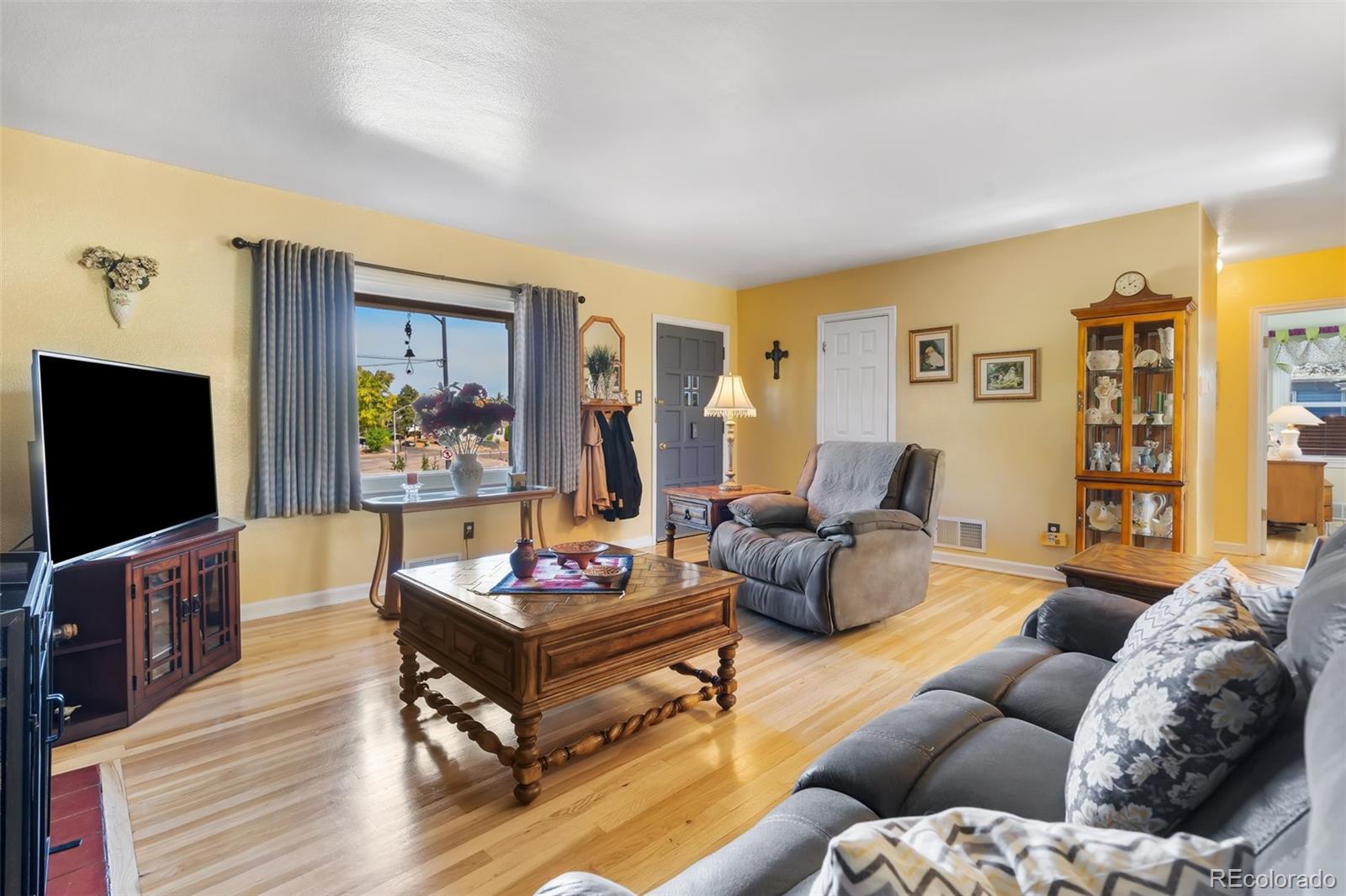 MLS Image #11 for 1317 e uintah street,colorado springs, Colorado