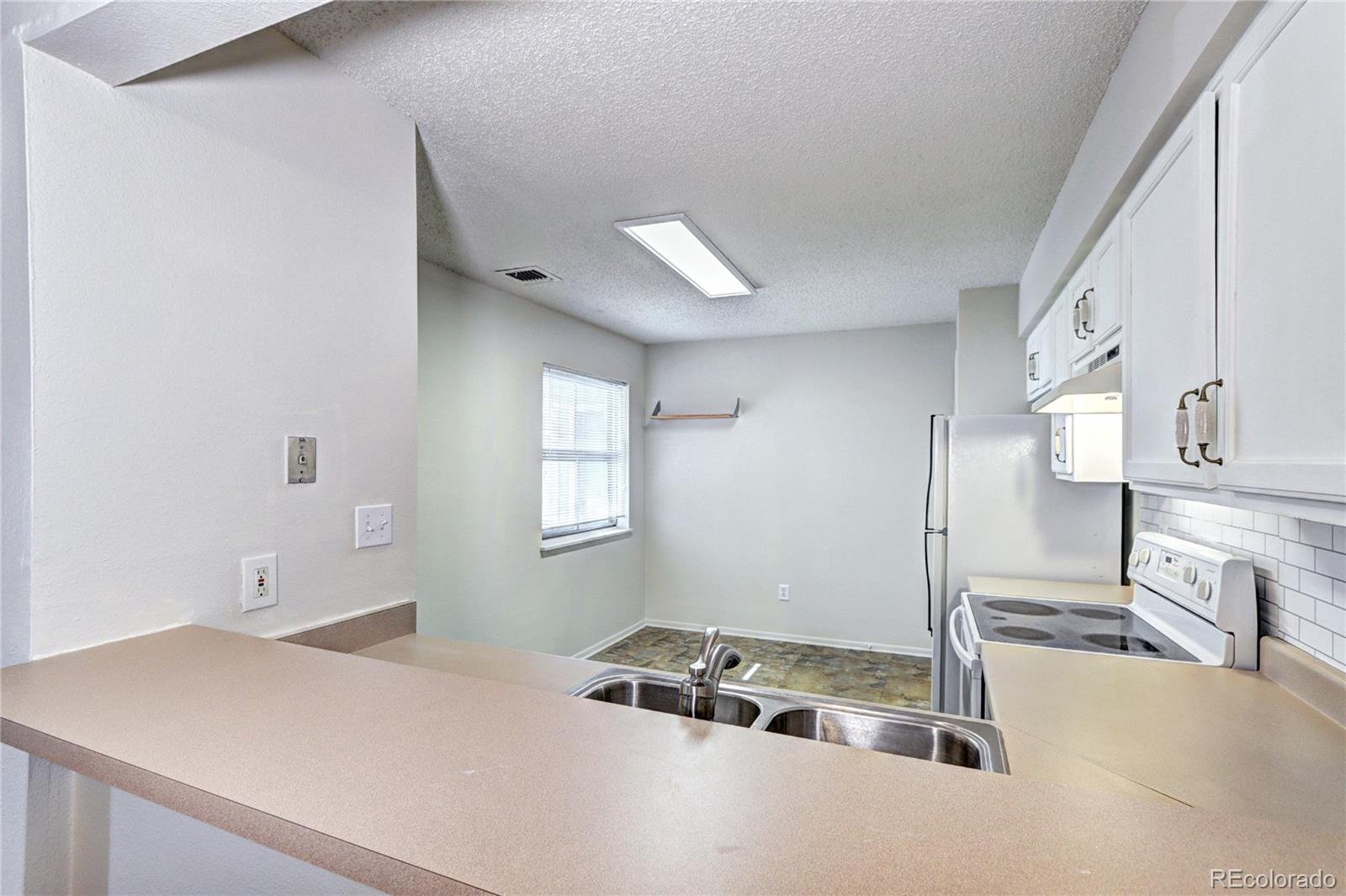 MLS Image #16 for 7260 s gaylord street,littleton, Colorado