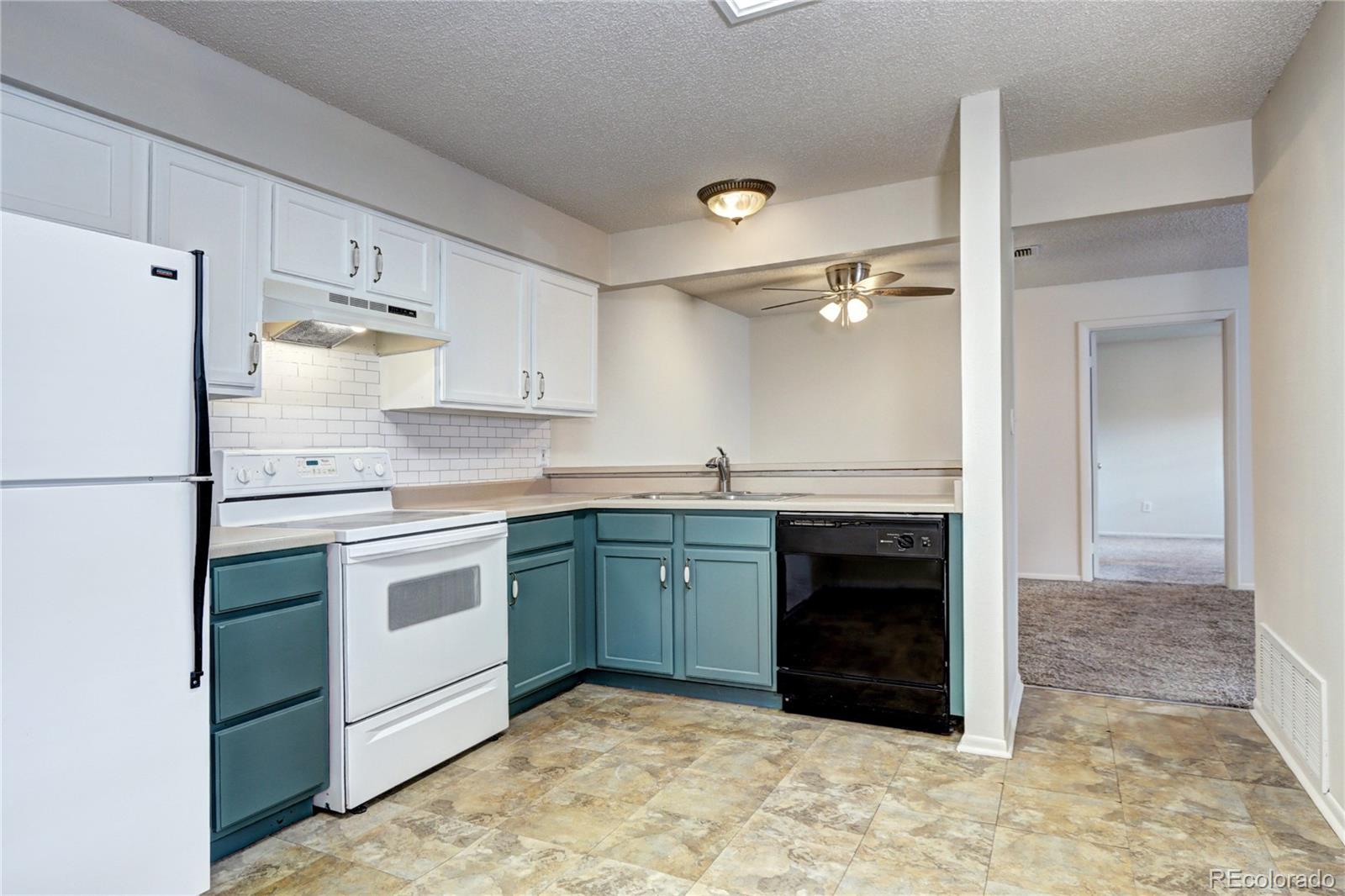 MLS Image #3 for 7260 s gaylord street,littleton, Colorado