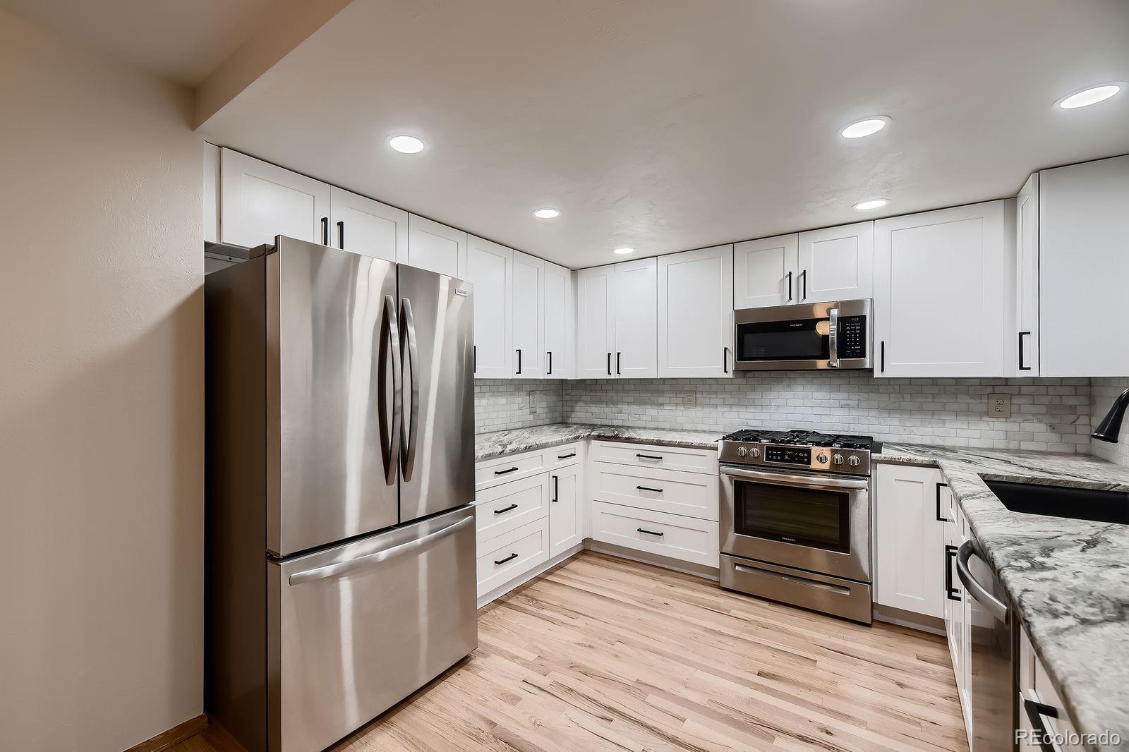 MLS Image #11 for 7054 s flower court,littleton, Colorado