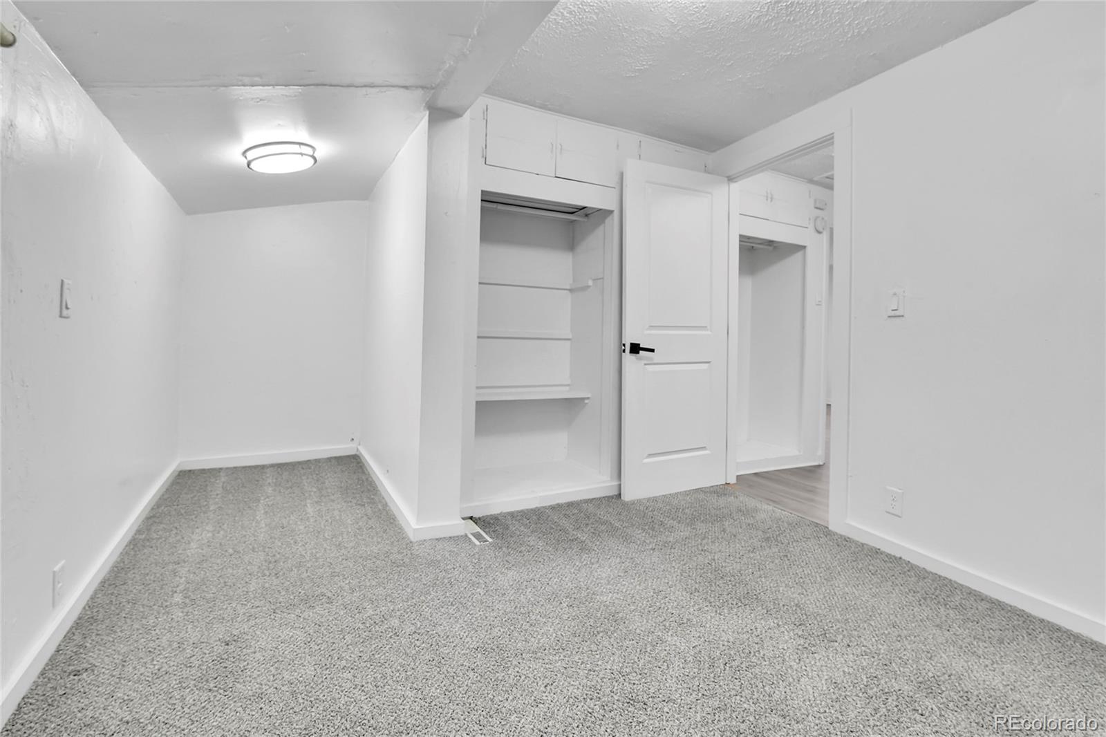 MLS Image #14 for 1000 s perry street,denver, Colorado