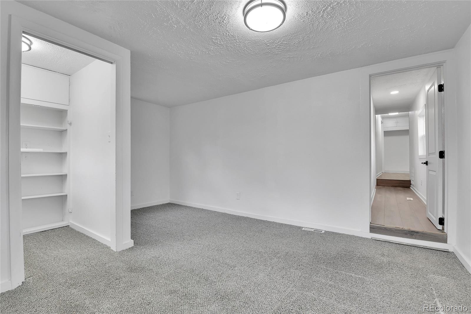 MLS Image #19 for 1000 s perry street,denver, Colorado