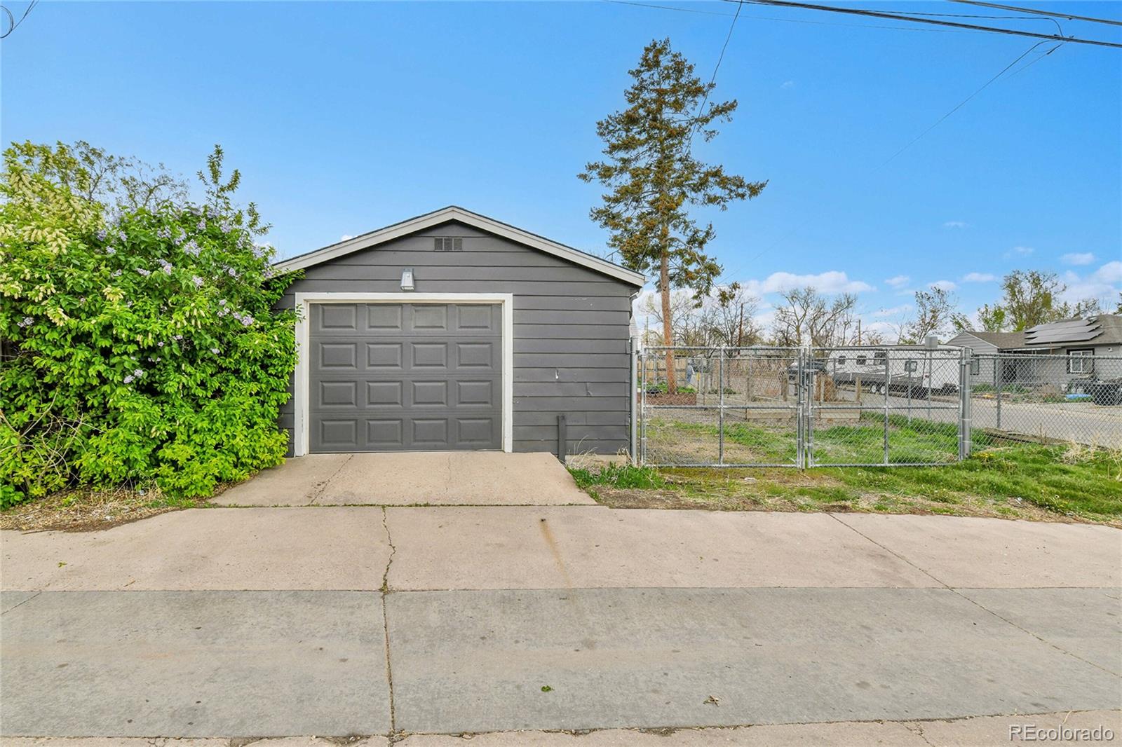MLS Image #21 for 1000 s perry street,denver, Colorado