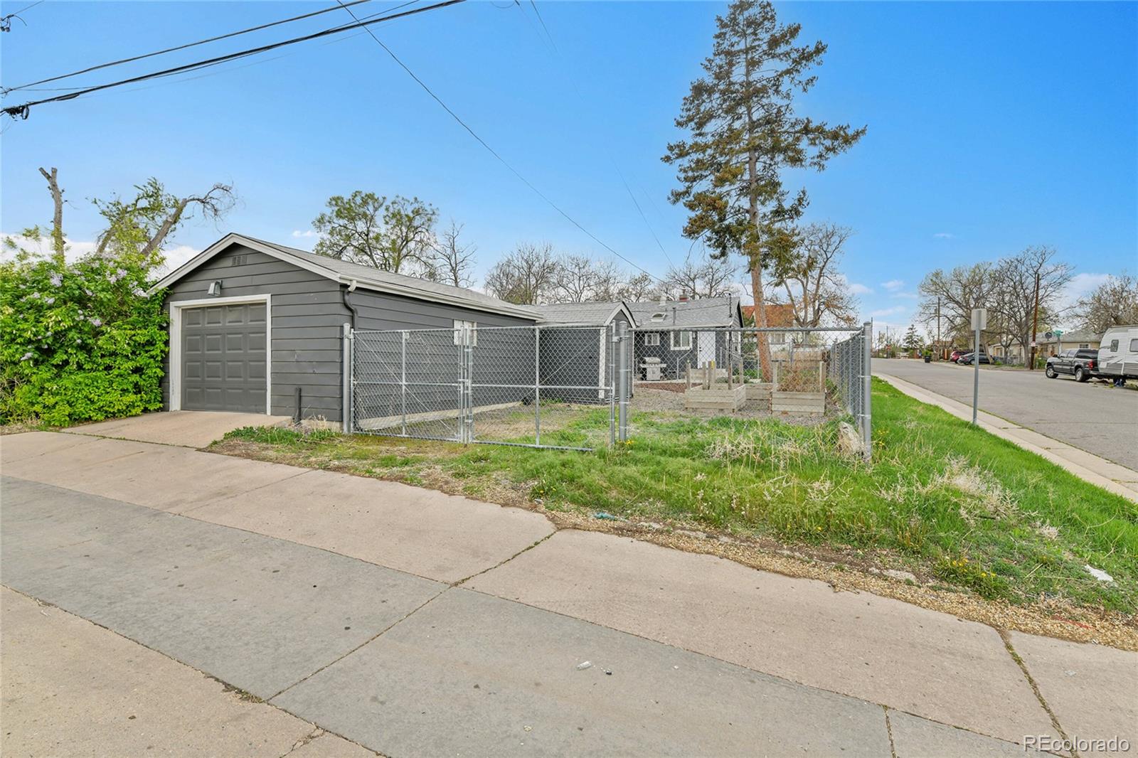 MLS Image #22 for 1000 s perry street,denver, Colorado