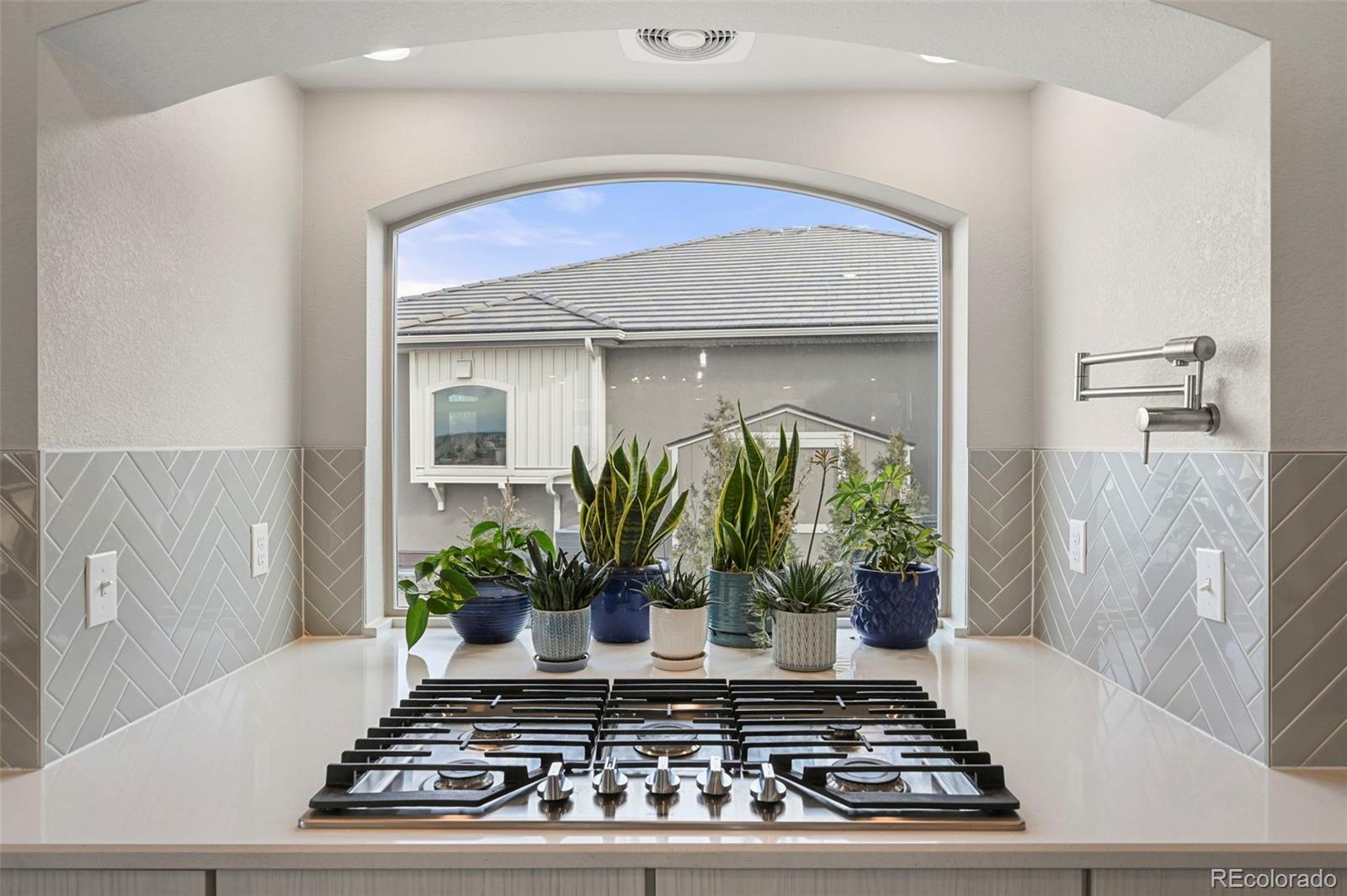MLS Image #4 for 20503 e 50th place,denver, Colorado