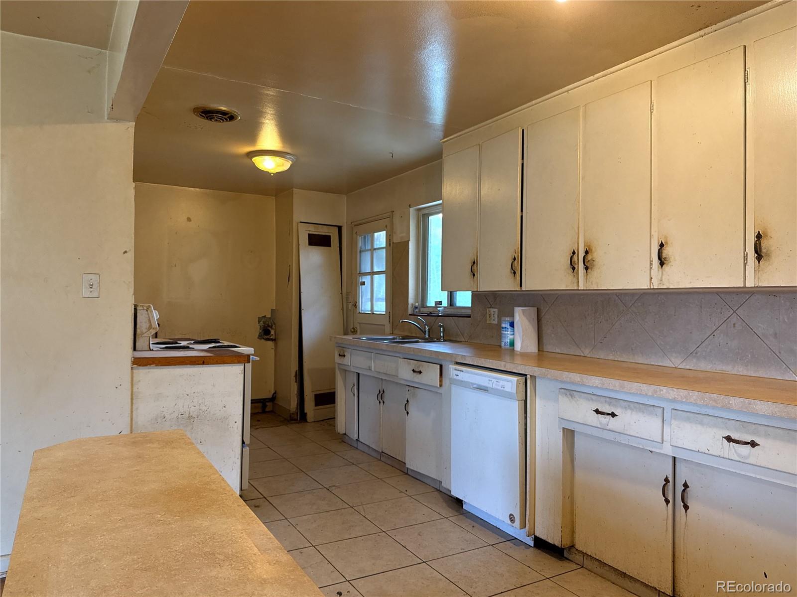 MLS Image #13 for 1890  eaton street,lakewood, Colorado