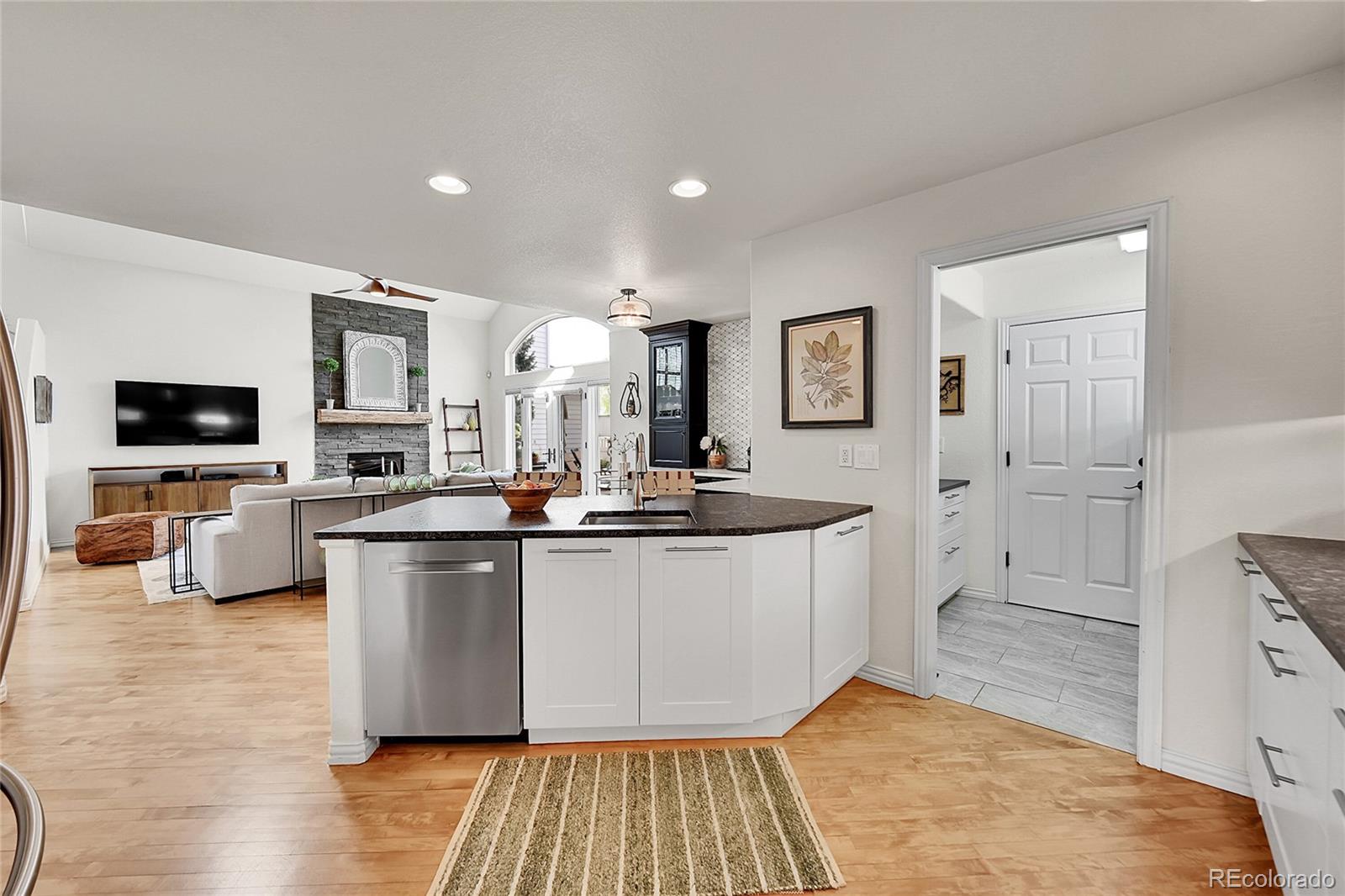 MLS Image #19 for 1011 s valentia street,denver, Colorado