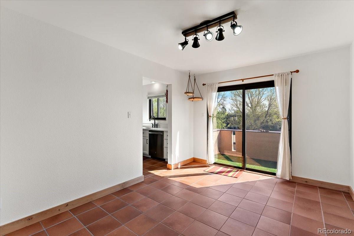 MLS Image #5 for 2979  mesa road,colorado springs, Colorado