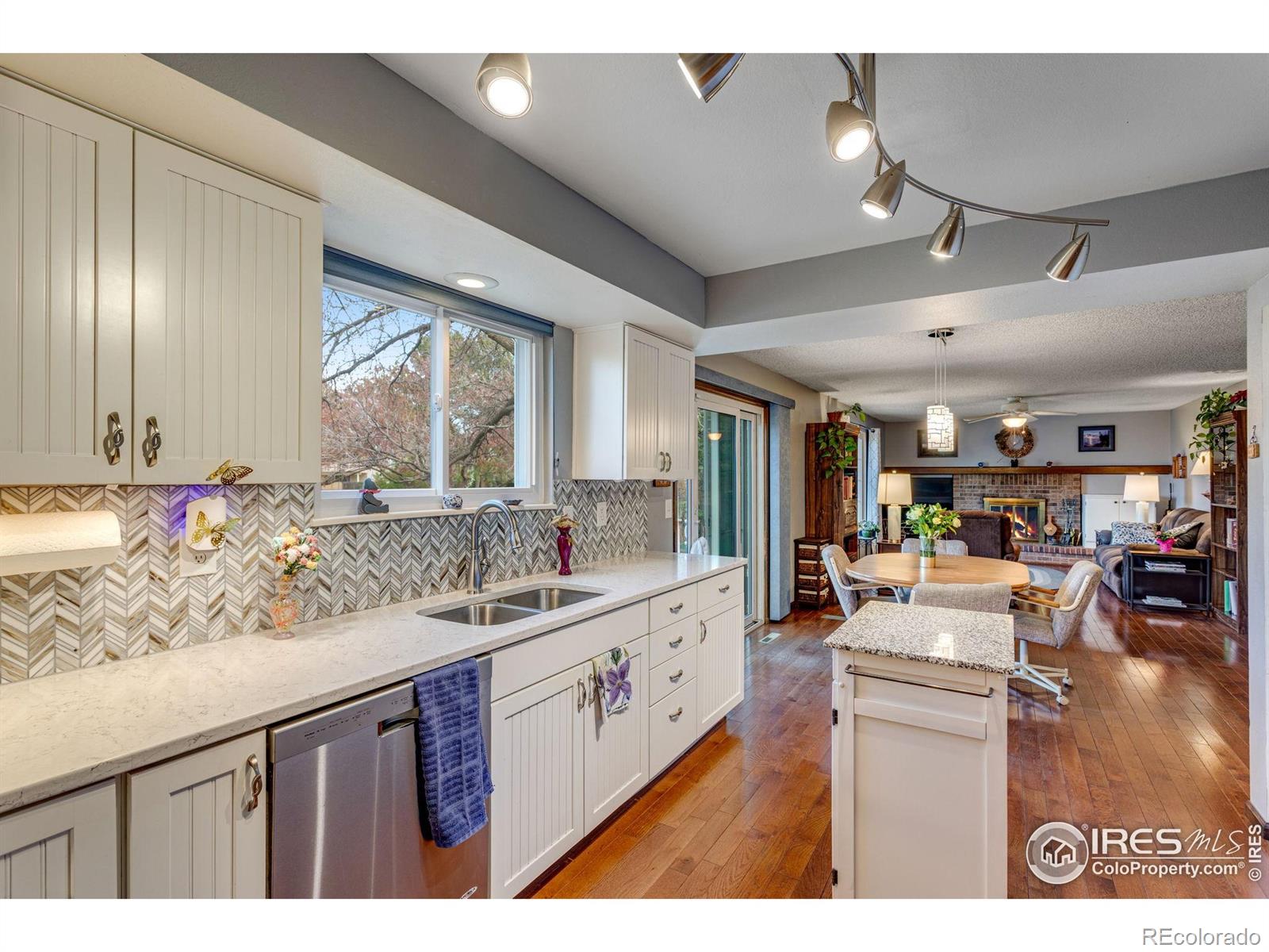 MLS Image #8 for 4044  cypress court,loveland, Colorado