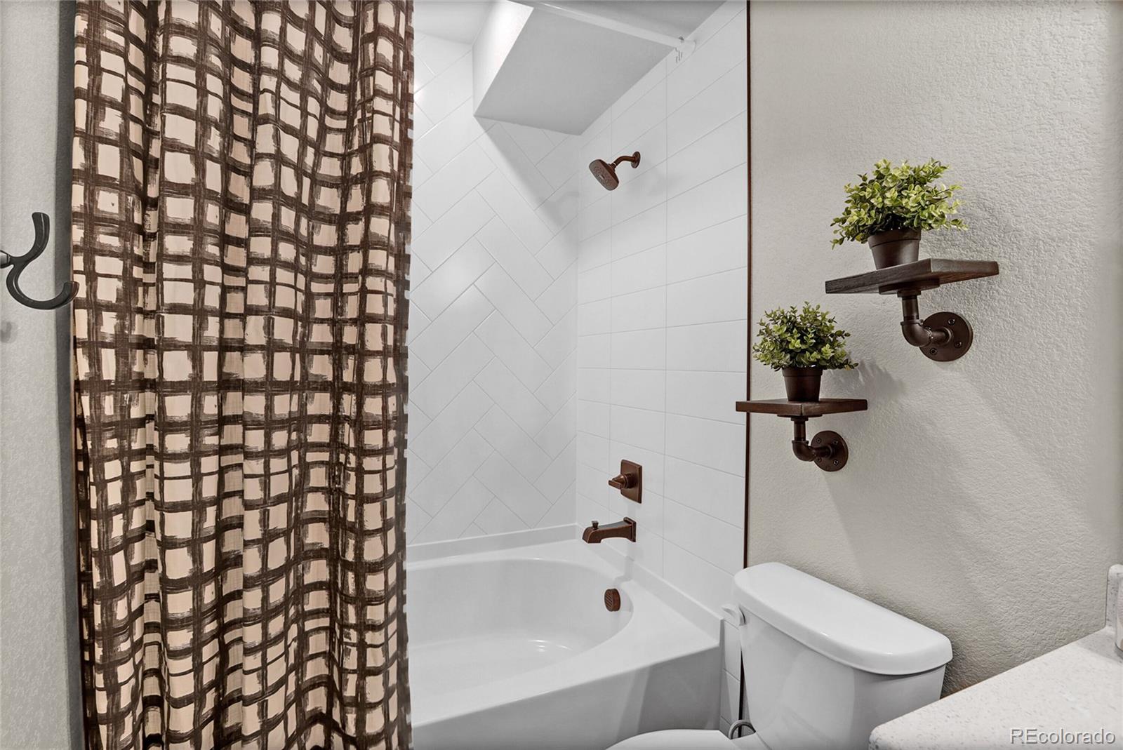 MLS Image #37 for 21900 e 46th place,aurora, Colorado