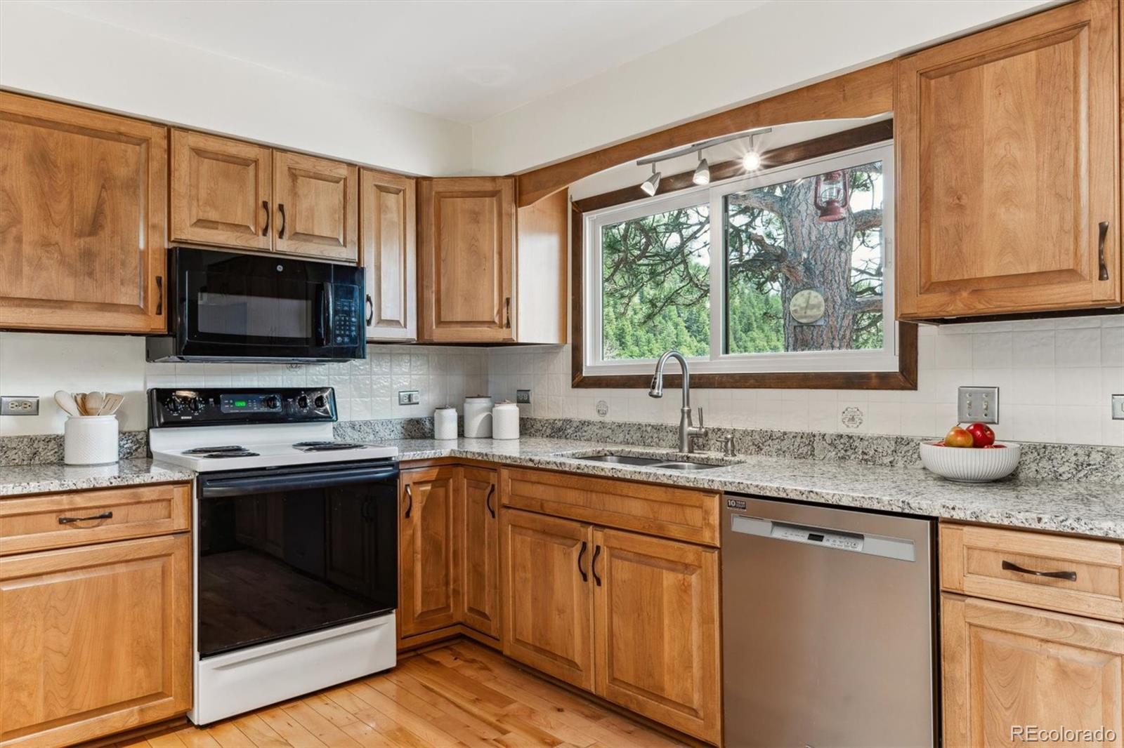 MLS Image #13 for 30651  hollings way,golden, Colorado