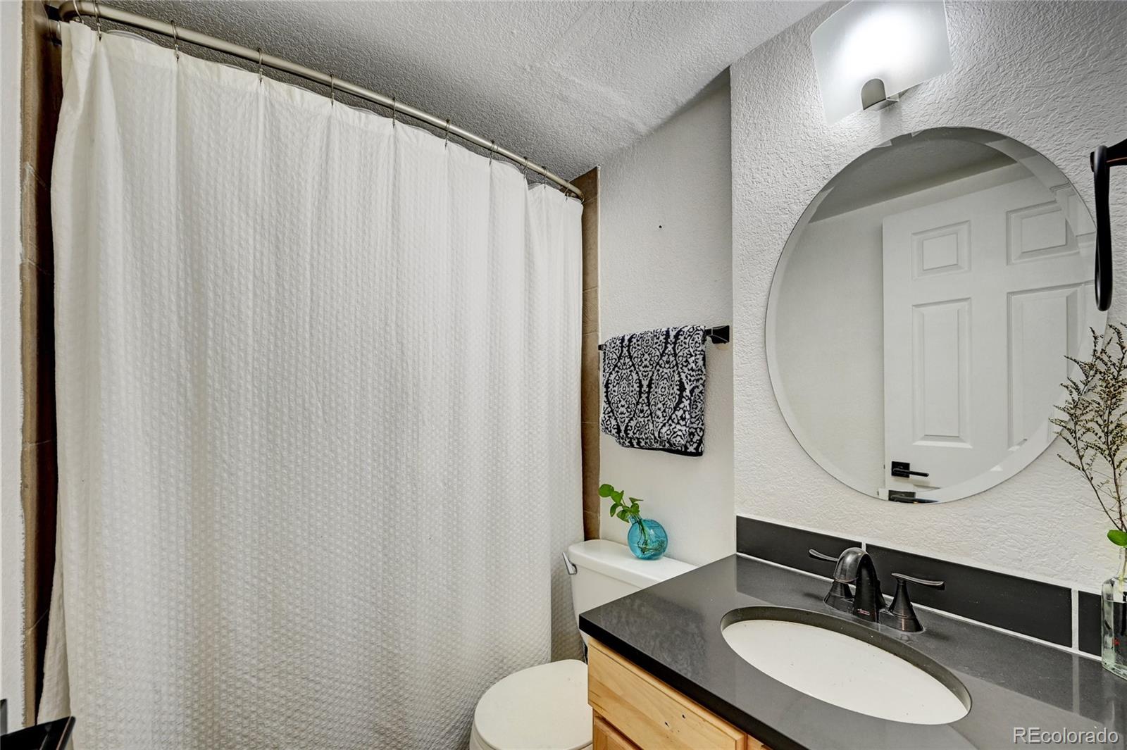 MLS Image #5 for 909 n logan street,denver, Colorado