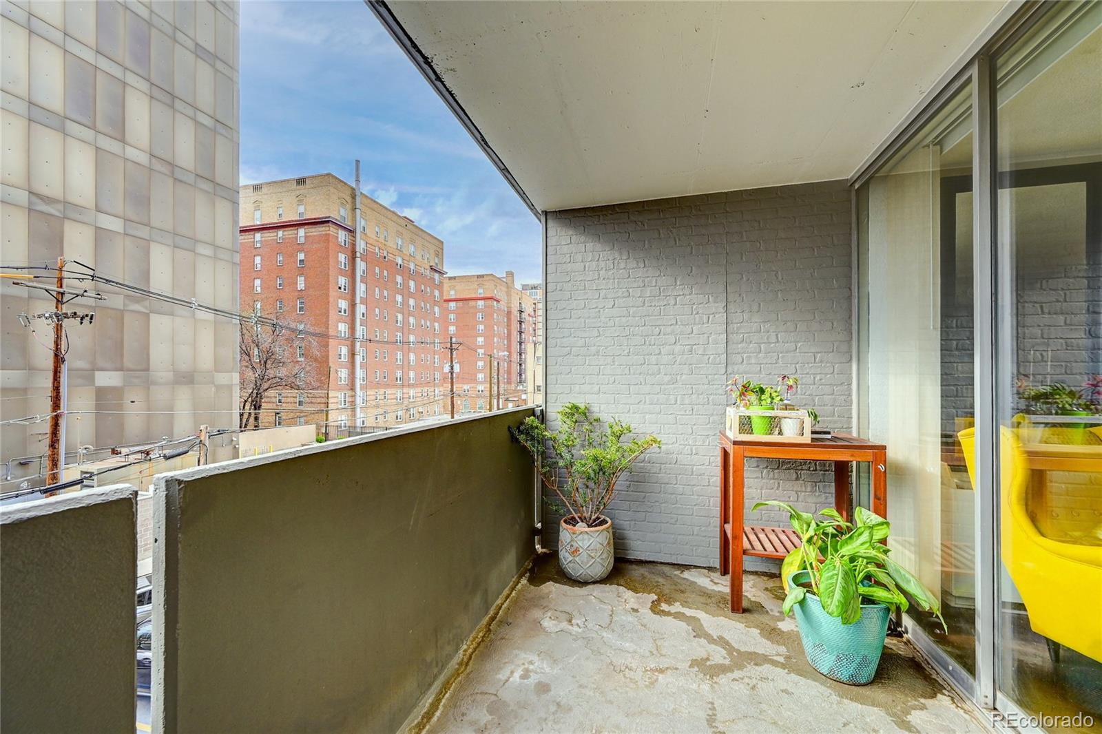 MLS Image #6 for 909 n logan street,denver, Colorado
