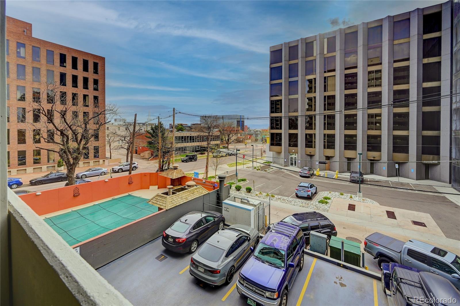 MLS Image #7 for 909 n logan street,denver, Colorado